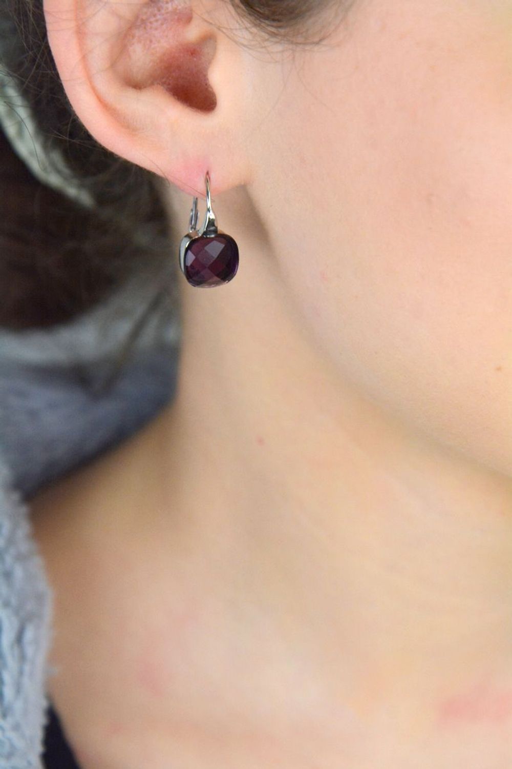 Kolczyki srebrne próba 925, wiszące filetowe cyrkonie kwadraty DIA-KLC-11166-925.jpg