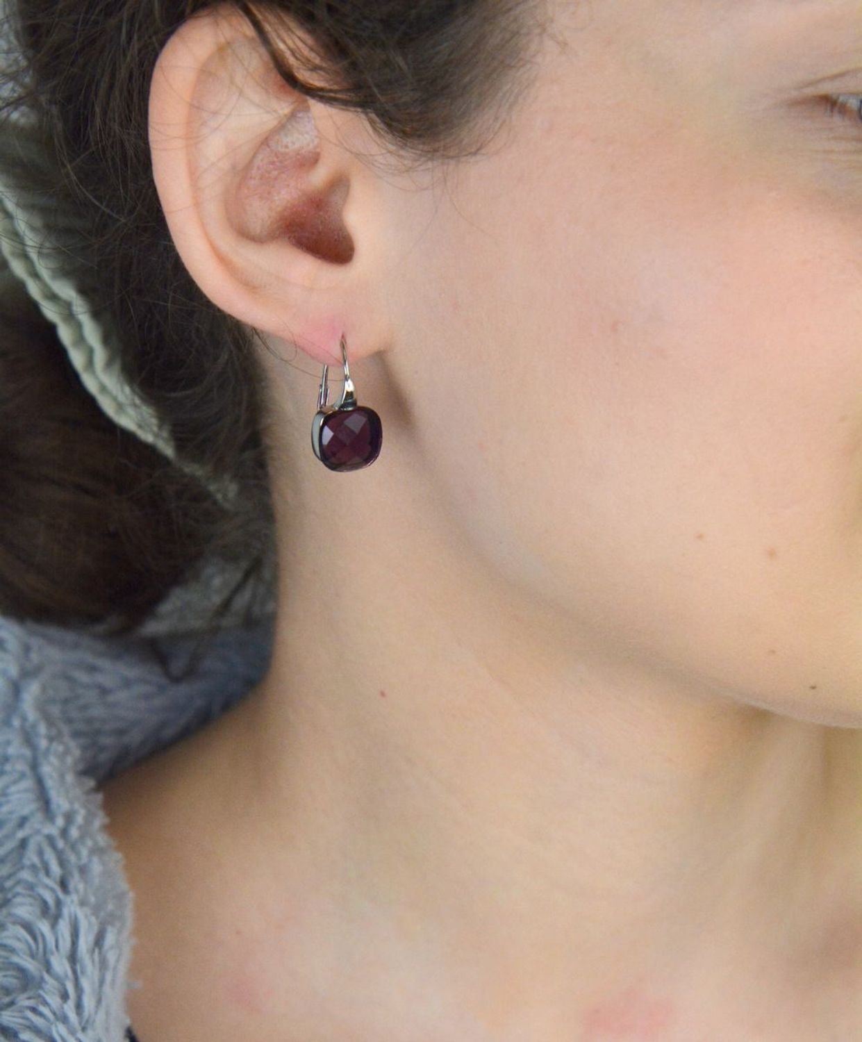 Kolczyki srebrne próba 925, wiszące filetowe cyrkonie kwadraty DIA-KLC-11166-925.jpg