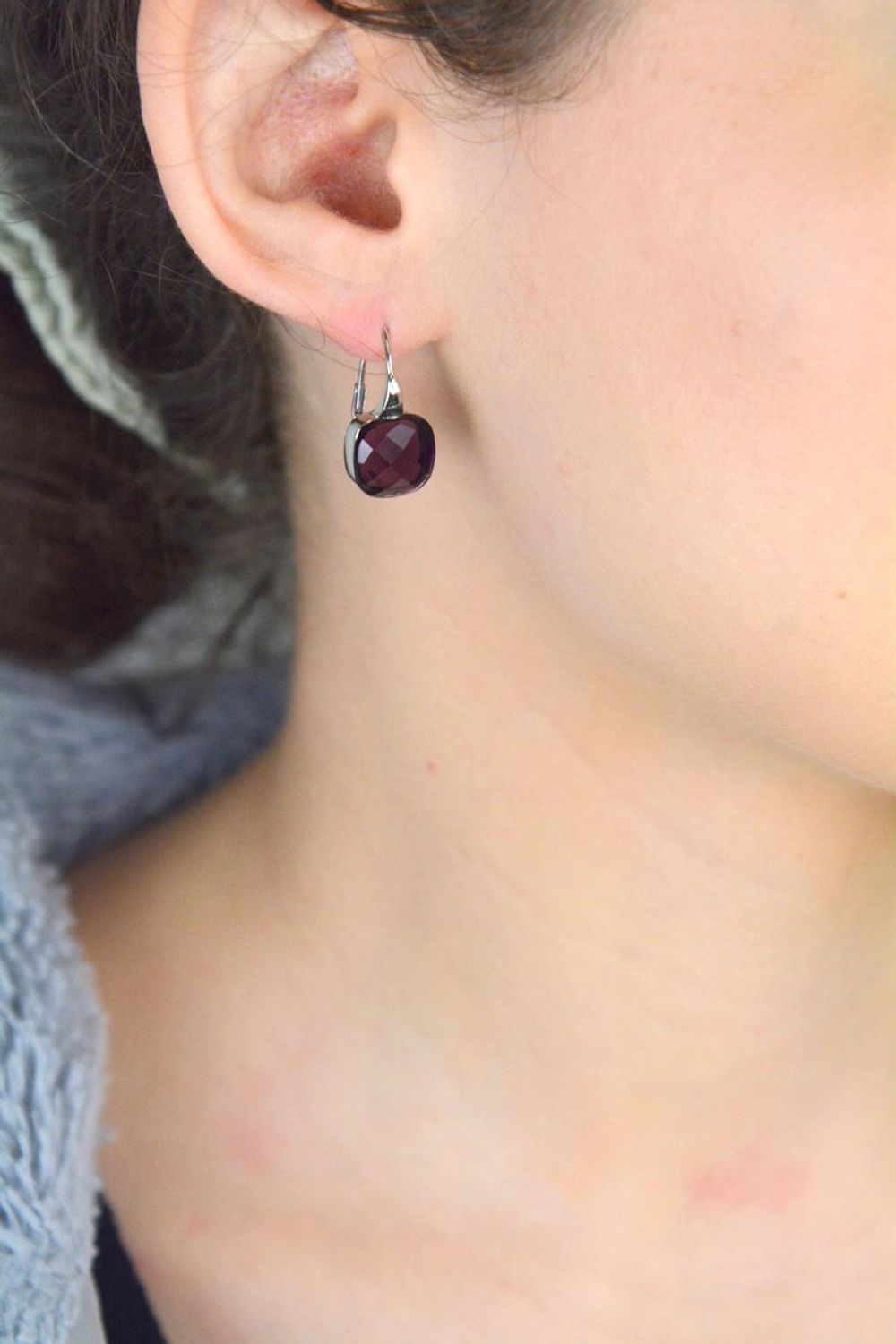 Kolczyki srebrne próba 925, wiszące filetowe cyrkonie kwadraty DIA-KLC-11166-925.jpg