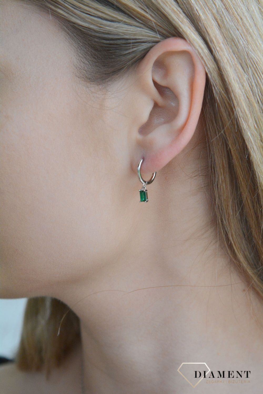 Srebrne kolczyki damskie 925 kółka z zieloną wiszącą cyrkonią DIA-KLC-11271-925.jpg