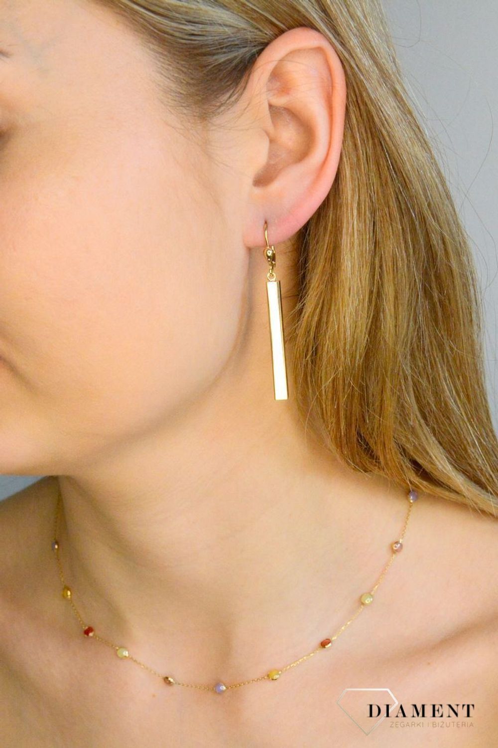 Złote kolczyki damskie 585 wiszące patyczki DIA-KLC-11290-585. Złote kolczyki damskie. Złote kolczyki wiszące. Kolczyki złote wiszące. Kolczyki złote na bigiel. Kolczyki złote wiszące na prezent..jpg