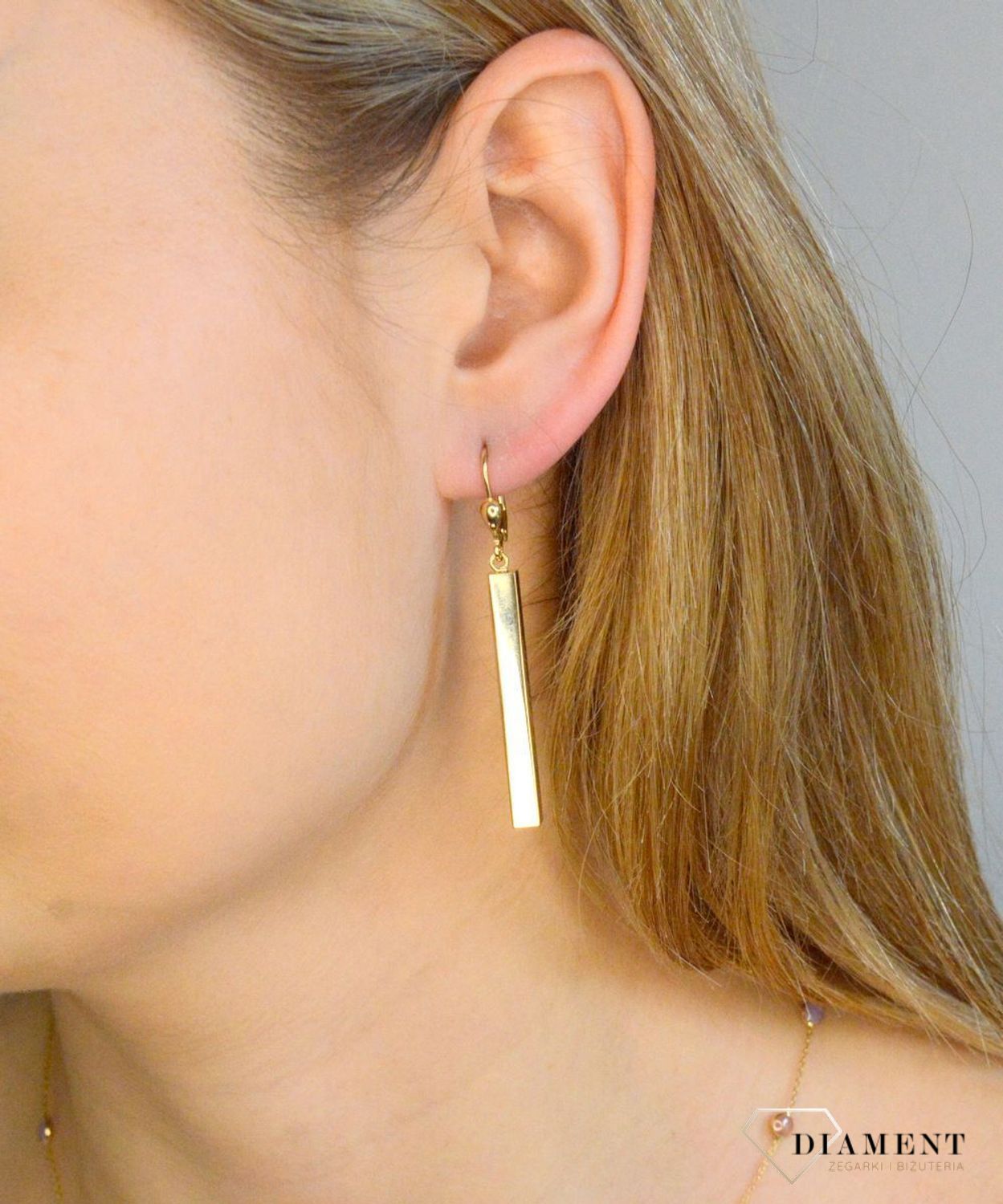 Złote kolczyki damskie 585 wiszące patyczki DIA-KLC-11290-585. Złote kolczyki damskie. Złote kolczyki wiszące. Kolczyki złote wiszące. Kolczyki złote na bigiel. Kolczyki złote wiszące na prezent..jpg