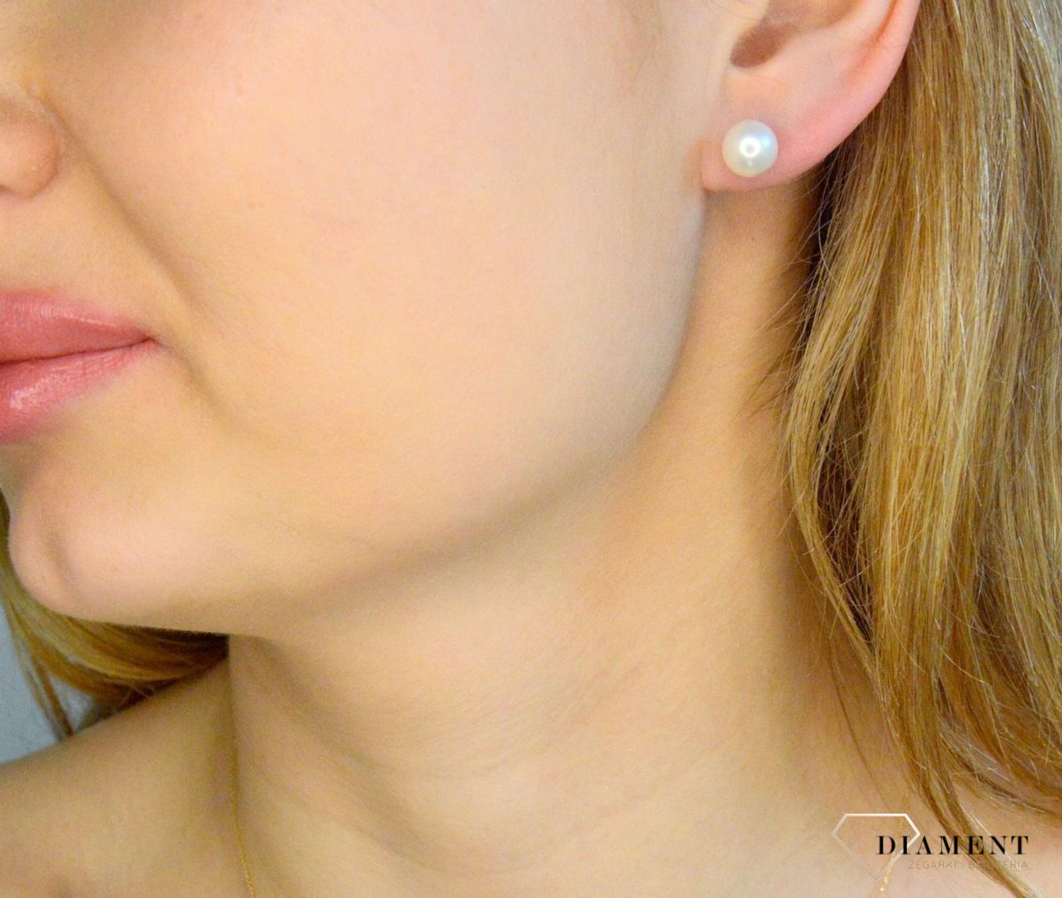 Złote kolczyki damskie 585 wkrętki z perłą słodkowodną DIA-KLC-11300-585. Złote kolczyki damskie. Kolczyki złote z perłą. Kolczyki złote damskie z perłą słodkowodną. Kolczyki damskie wkrętki z perełką. Kolczyki z perłą na pr.jpg