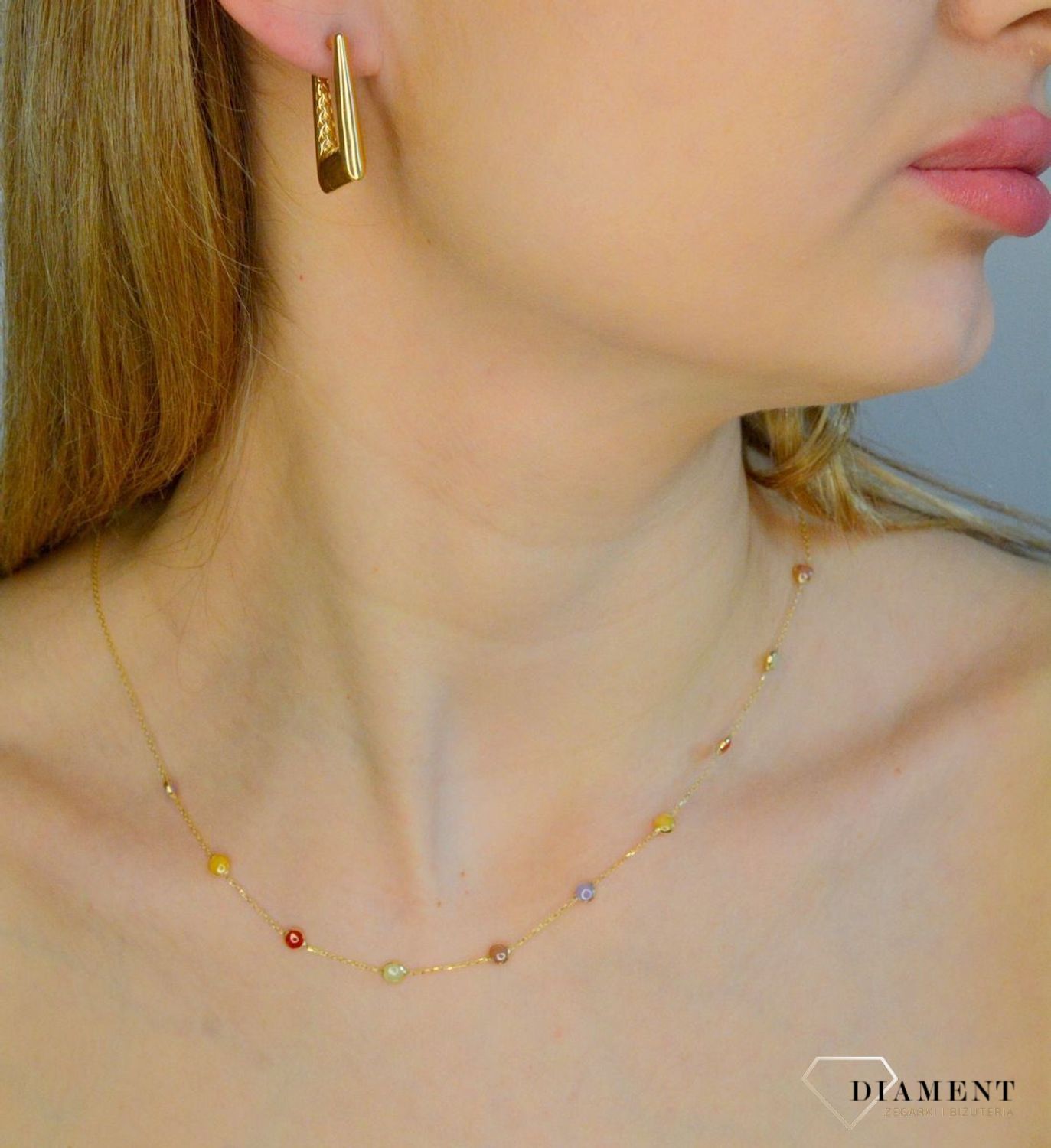 Kolczyki damskie złote 585 prostokąty z ozdobnym grawerowaniem wewnątrz DIA-KLC-11309-585. Złote kolczyki damskie. Kolczyki złote damskie klasyczne. Złote kolczyki eleganckie. Złote kolczyki damskie na prezent..jpg