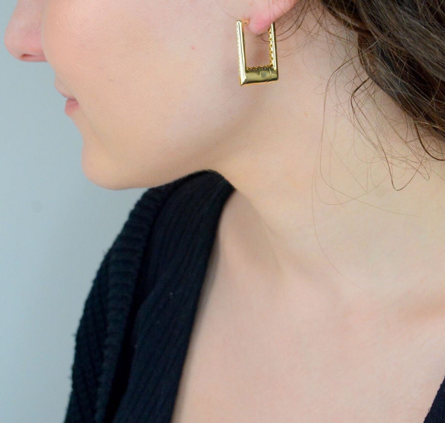 Złote kolczyki damskie 585 prostokąty z ażurowym zdobieniem i cyrkoniami DIA-KLC-11310-585.jpg