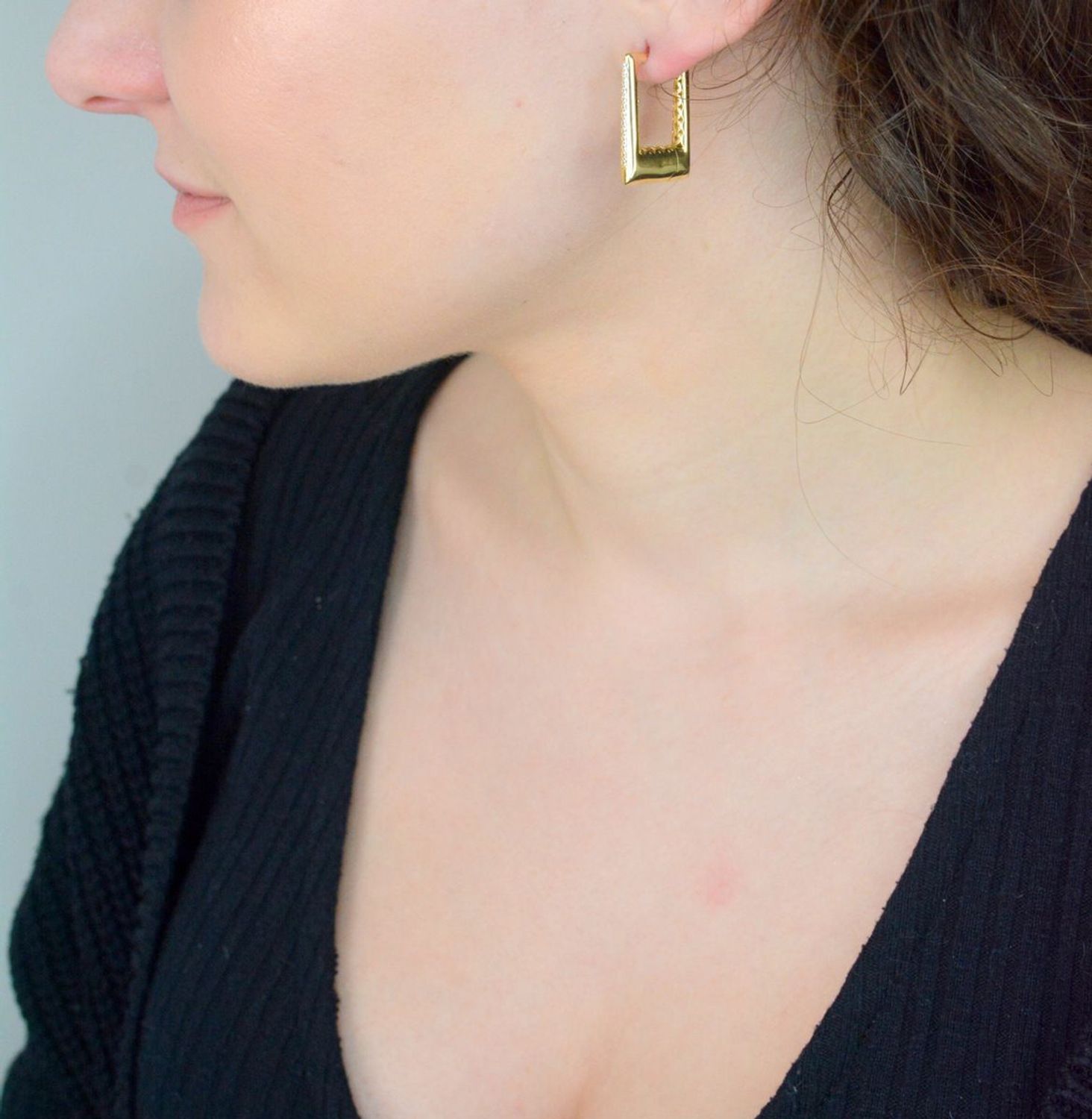 Złote kolczyki damskie 585 prostokąty z ażurowym zdobieniem i cyrkoniami DIA-KLC-11310-585.jpg