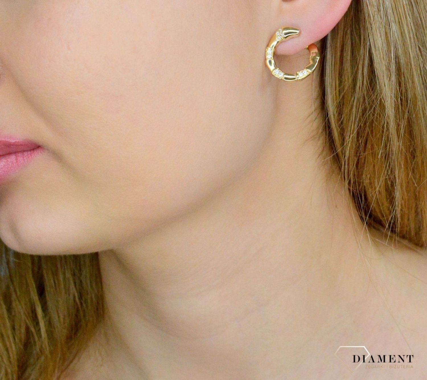 Kolczyki damskie złote 585 kółka z motywem węża DIA-KLC-11312-585. Złote kolczyki damskie. Kolczyki złote damskie kółka. Złote kolczyki koła. Kolczyki z motywem węża. Złote kolczyki damskie na prezent.  (2).jpg