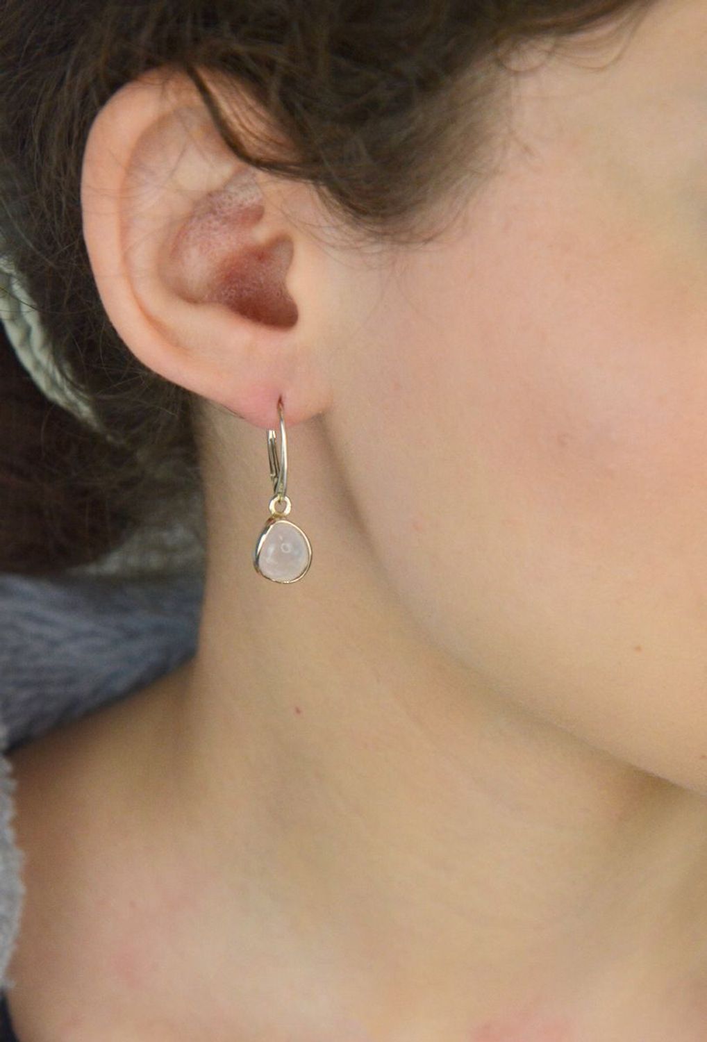 Srebrne kolczyki damskie 925 wiszące z różowym kwarcem.jpg