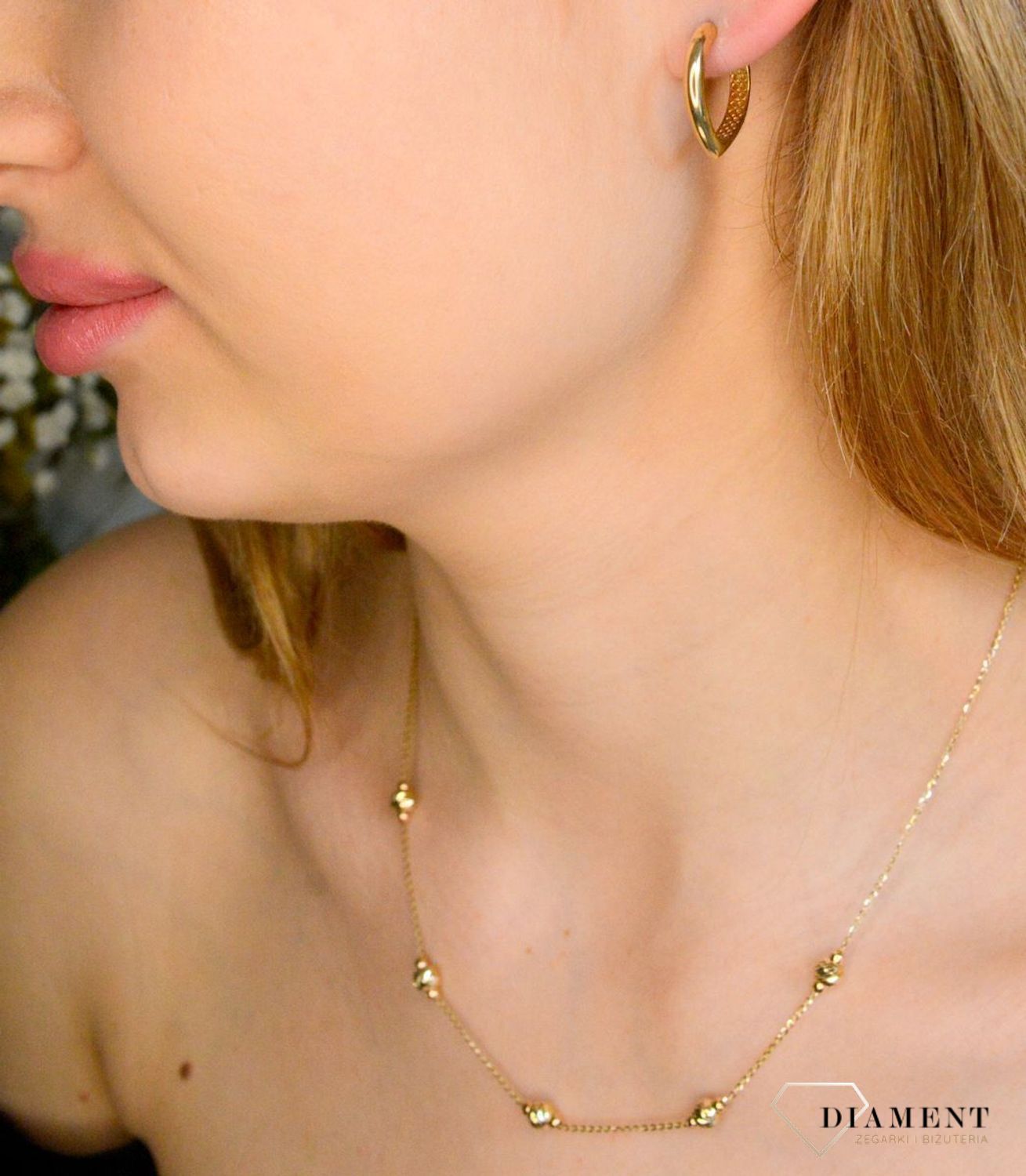 Złote kolczyki damskie 585 ostro zakończone kółka DIA-KLC-11338-585. Złote kolczyki damskie. Złote kolczyki na zatrzask. Kolczyki złote damskie na prezent. Kolczyki złote koła..jpg