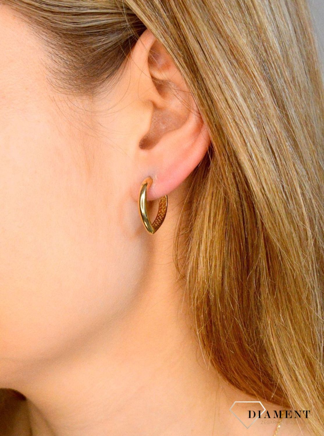 Złote kolczyki damskie 585 ostro zakończone kółka DIA-KLC-11338-585. Złote kolczyki damskie. Złote kolczyki na zatrzask. Kolczyki złote damskie na prezent. Kolczyki złote koła..jpg