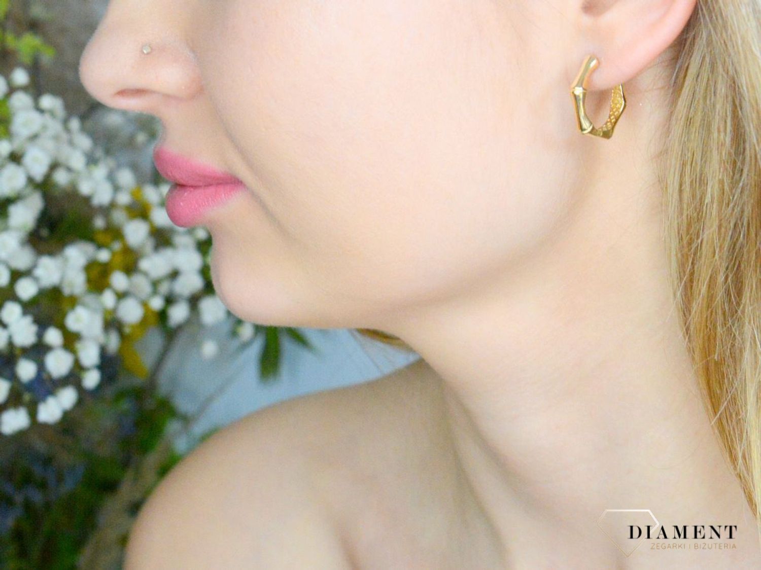 Złote kolczyki damskie 585 nowoczesne kółka DIA-KLC-11339-585. Złote kolczyki damskie. Kolczyki złote na zatrzask. Kolczyki koła damskie złote. Kolczyki złote koła. Kolczyki idealne na prezent..jpg