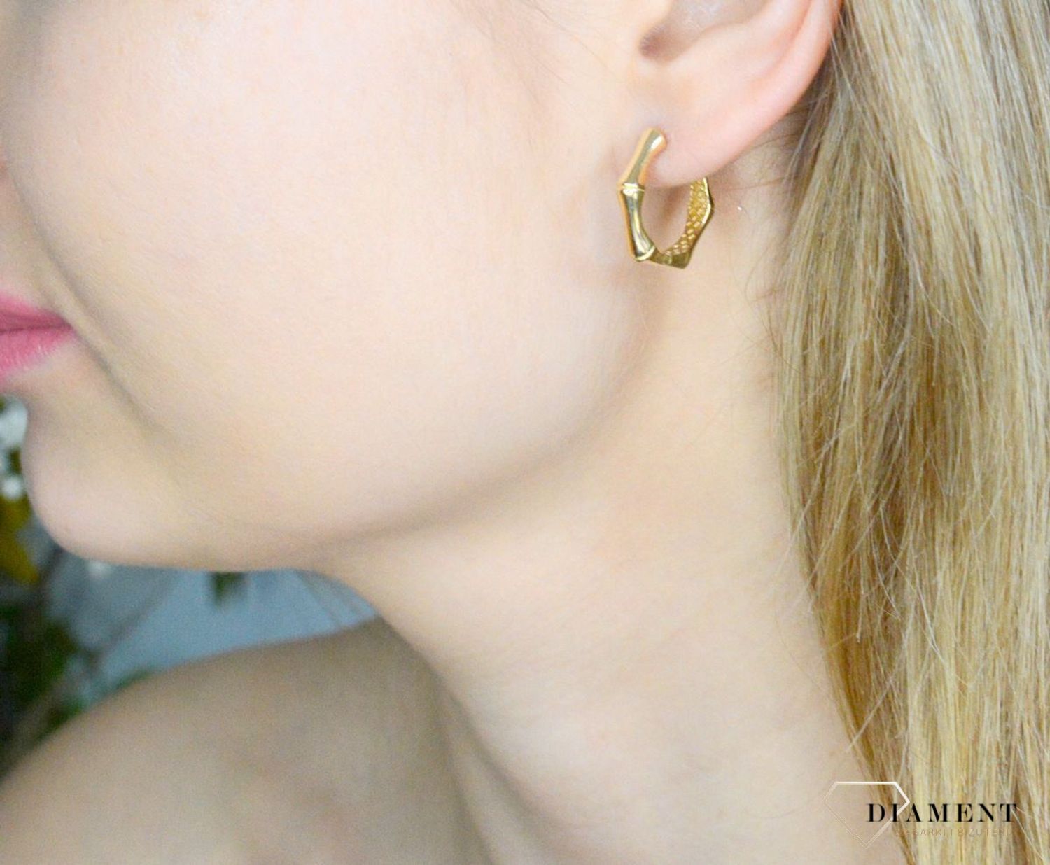 Złote kolczyki damskie 585 nowoczesne kółka DIA-KLC-11339-585. Złote kolczyki damskie. Kolczyki złote na zatrzask. Kolczyki koła damskie złote. Kolczyki złote koła. Kolczyki idealne na prezent..jpg