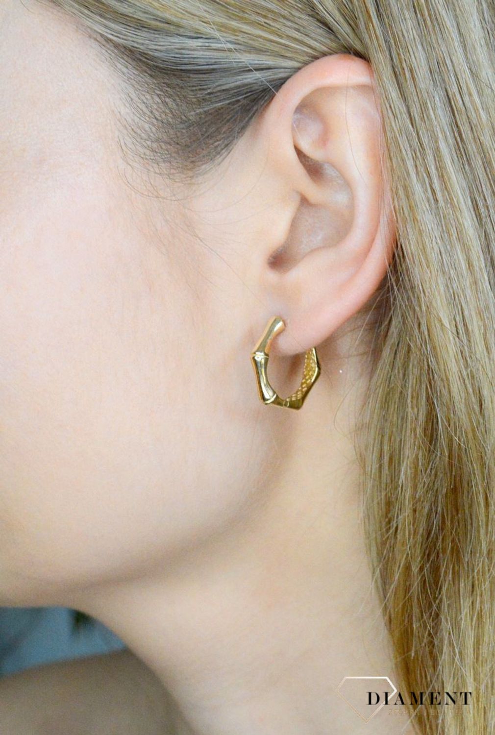 Złote kolczyki damskie 585 nowoczesne kółka DIA-KLC-11339-585. Złote kolczyki damskie. Kolczyki złote na zatrzask. Kolczyki koła damskie złote. Kolczyki złote koła. Kolczyki idealne na prezent..jpg