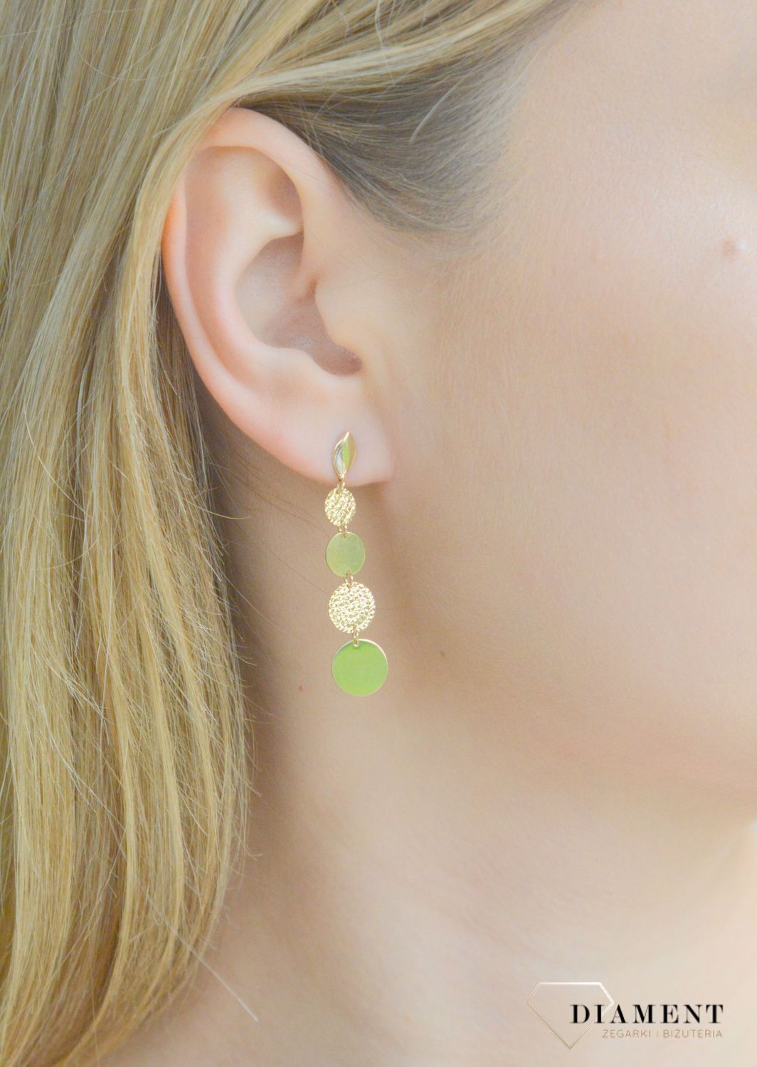 Złote kolczyki damskie 585 wiszące kółeczka blaszki DIA-KLC-11351-585. Złote kolczyki damskie. Kolczyki złote wiszące. Kolczyki wiszące złote blaszki. Kolczyki złote na prezent dla kobiety..jpg