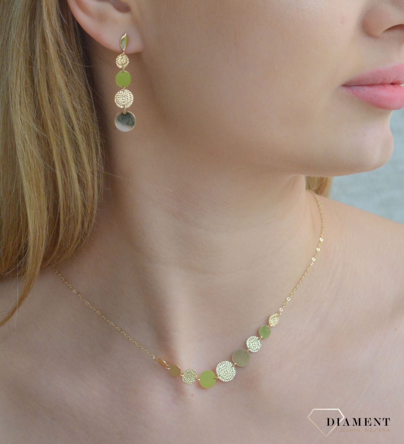 Złote kolczyki damskie 585 wiszące kółeczka blaszki DIA-KLC-11351-585. Złote kolczyki damskie. Kolczyki złote wiszące. Kolczyki wiszące złote blaszki. Kolczyki złote na prezent dla kobiety..jpg