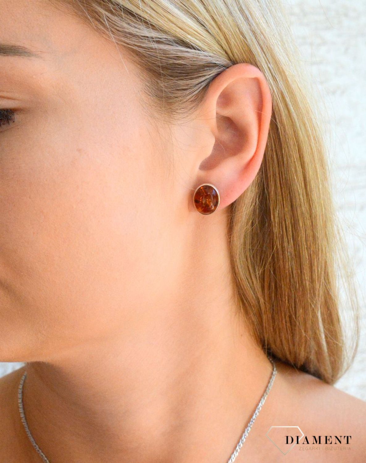 Srebrne kolczyki damskie z miodowym bursztynem 925 wkrętki DIA-KLC-11392-925.jpg