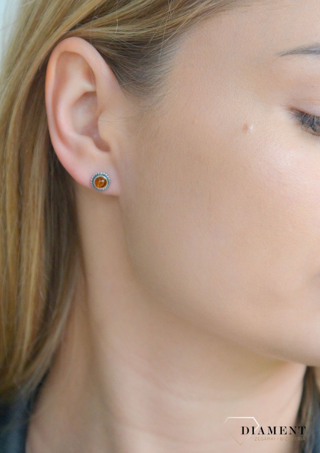 Srebrne kolczyki damskie 925 okrągłe z bursztynem bałtyckim wkrętki DIA-KLC-11397-925. Srebrne kolczyki damskie. Kolczyki srebrne z bursztynem. Kolczyki wkrętki z bursztynem. 11.jpg