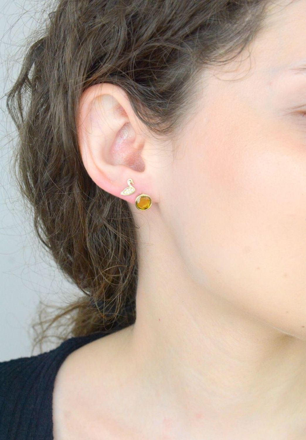 Złote kolczyki wkrętki łabędzie DIA-KLC-11403-333.jpg