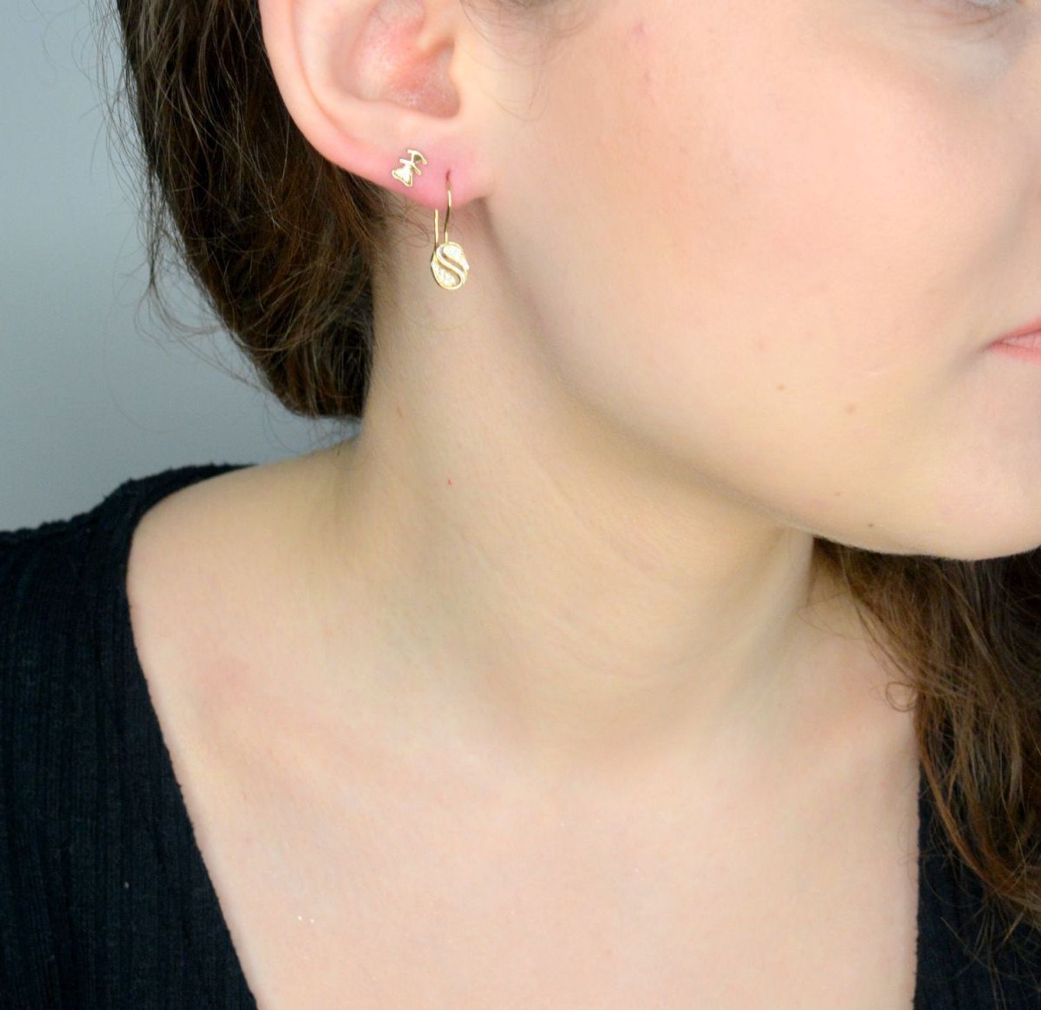 Złote kolczyki damskie 585 wiszące z cyrkoniami DIA-KLC-11426-585. Złote kolczyki damskie. Złote kolczyki wiszące dla dziewczynki. Kolczyki złote z cyrkoniami. Złote kolczyki wiszące na prezent.1.jpg