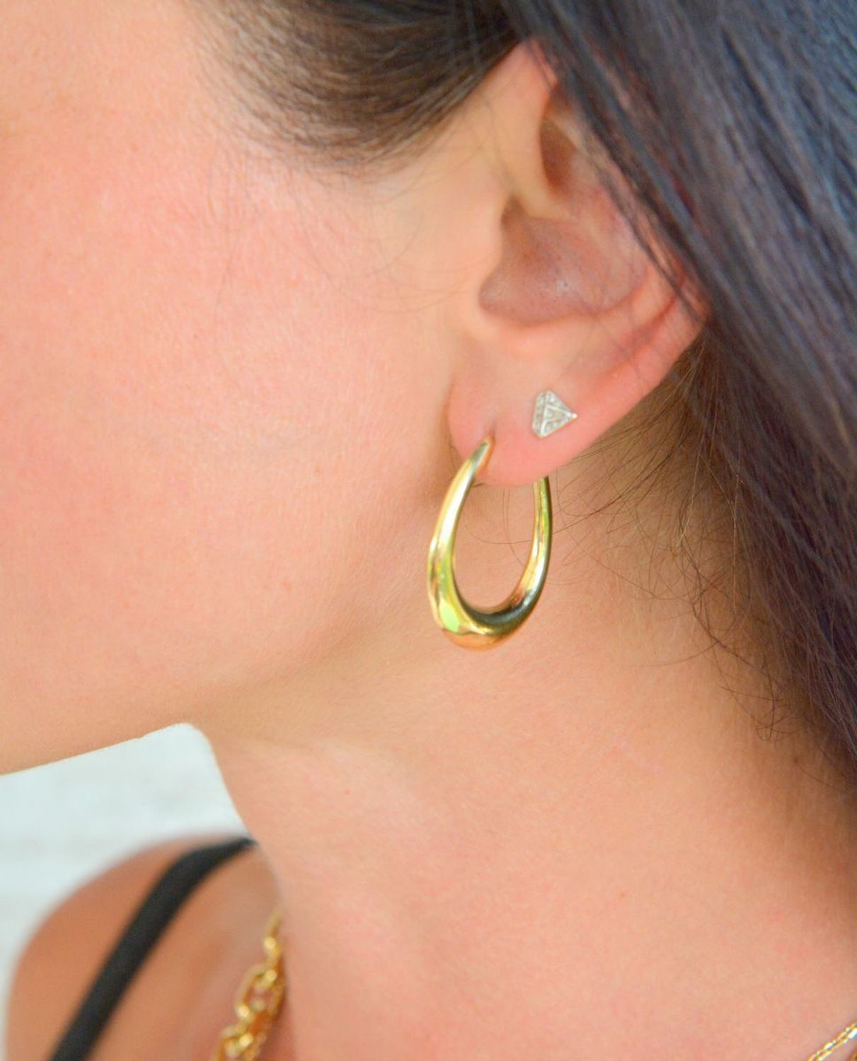 Srebrne kolczyki damskie 925 owalne koła pozłacane DIA-KLC-11471-925. Srebrne kolczyki damskie. Kolczyki srebrne pozłacane koła. Srebrne owalne koła na sztyft. Kolczyki modowe. Kolczyki srebrne gładkie koła na prezent (2).jpg