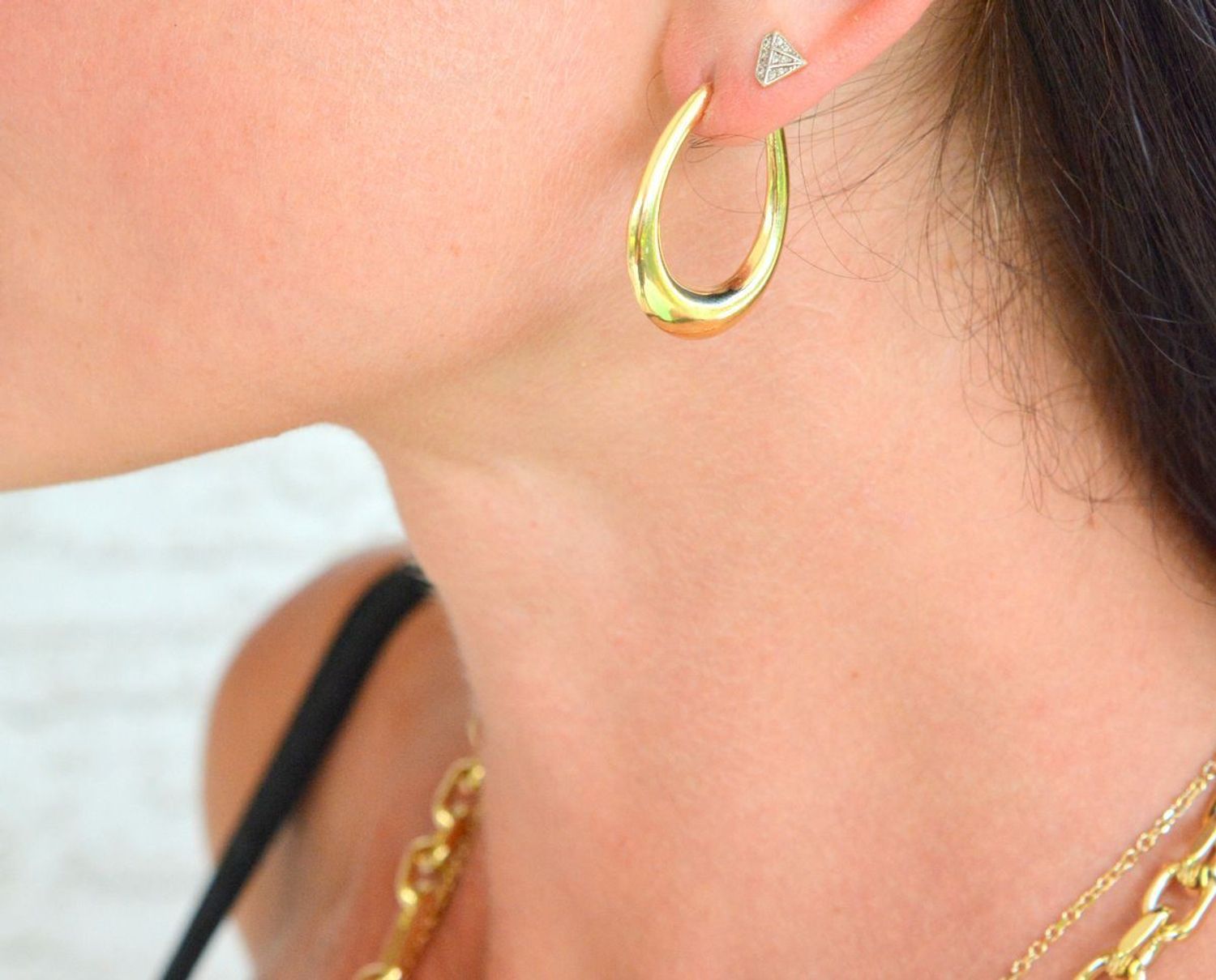 Srebrne kolczyki damskie 925 owalne koła pozłacane DIA-KLC-11471-925. Srebrne kolczyki damskie. Kolczyki srebrne pozłacane koła. Srebrne owalne koła na sztyft. Kolczyki modowe. Kolczyki srebrne gładkie koła na prezent (2).jpg