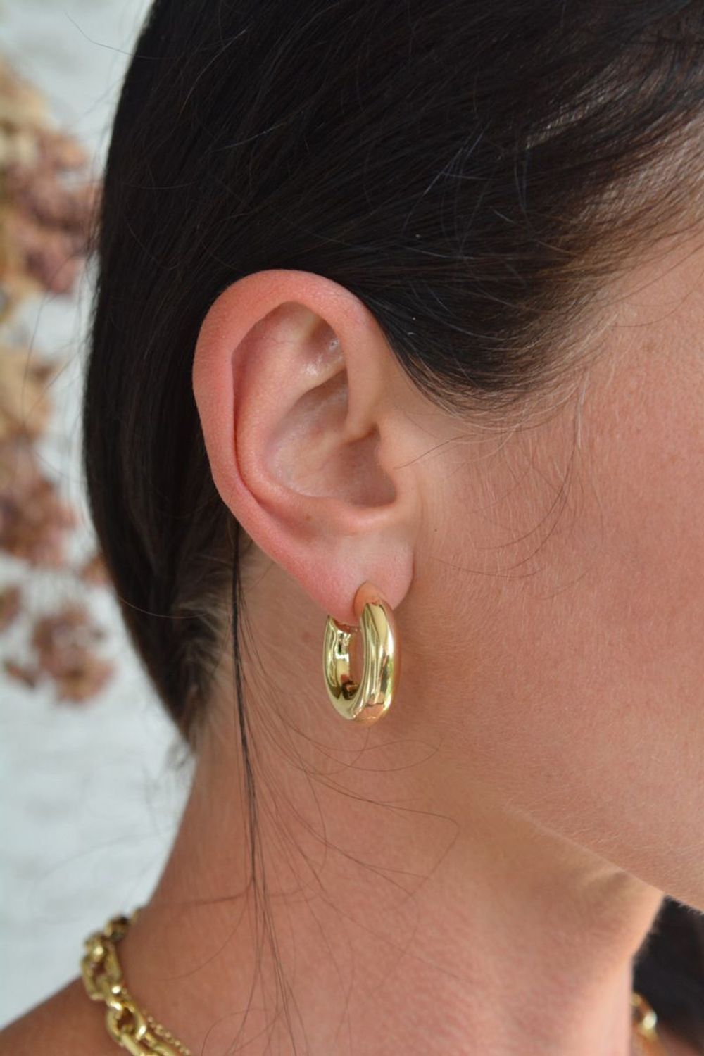 Srebrne kolczyki damskie 925 pozłacane szerokie księżyce DIA-KLC-11475-925. Srebrne kolczyki damskie. Kolczyki srebrne pokryte złotem. Modne kolczyki szerokie księżyce. Kolczyki pozłacane damskie na prezent.  (2).jpg