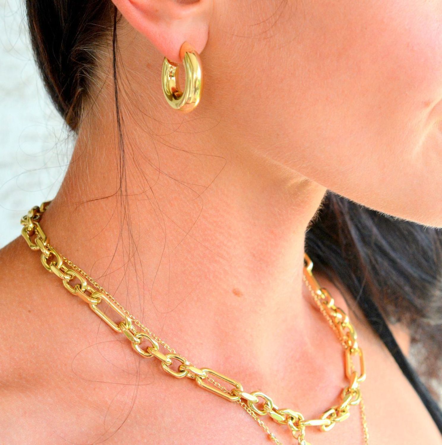 Srebrne kolczyki damskie 925 pozłacane szerokie księżyce DIA-KLC-11475-925. Srebrne kolczyki damskie. Kolczyki srebrne pokryte złotem. Modne kolczyki szerokie księżyce. Kolczyki pozłacane damskie na prezent.  (2).jpg