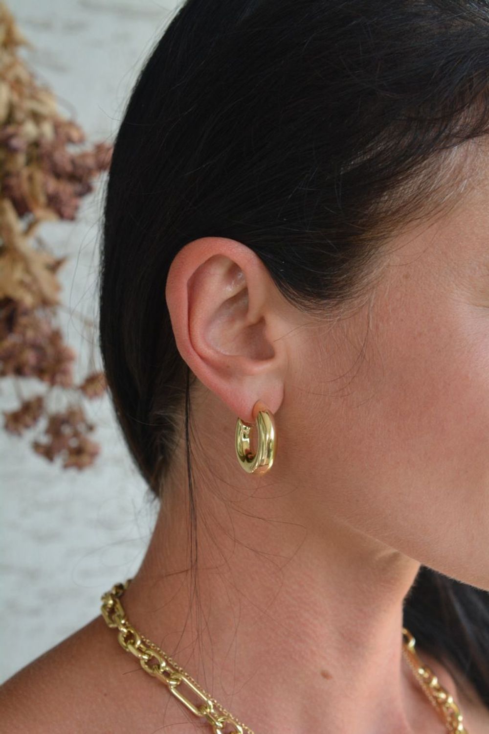 Srebrne kolczyki damskie 925 pozłacane szerokie księżyce DIA-KLC-11475-925. Srebrne kolczyki damskie. Kolczyki srebrne pokryte złotem. Modne kolczyki szerokie księżyce. Kolczyki pozłacane damskie na prezent.  (2).jpg