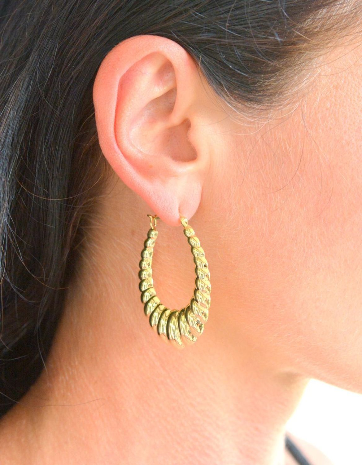 Srebrne kolczyki damskie 925 pozłacane grube księżyce modny wzór DIA-KLC-11479-925. Srebrne kolczyki damskie. Kolczyki srebrne o modnym wzorze. Kolczyki srebrne pozłacane. Kolczyki owalne grube na prezent..jpg