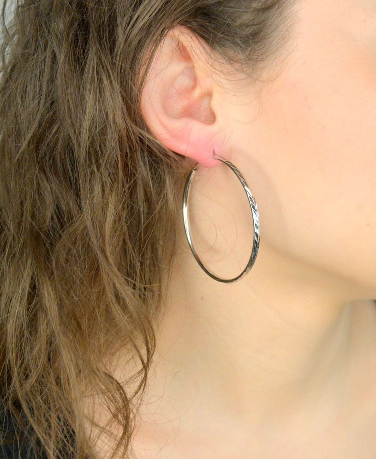 Srebrne kolczyki damskie 925 koła grawerowane 5,5 cm..jpg