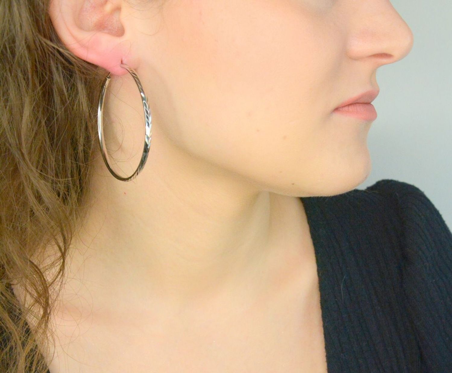 Srebrne kolczyki damskie 925 koła grawerowane 5,5 cm..jpg