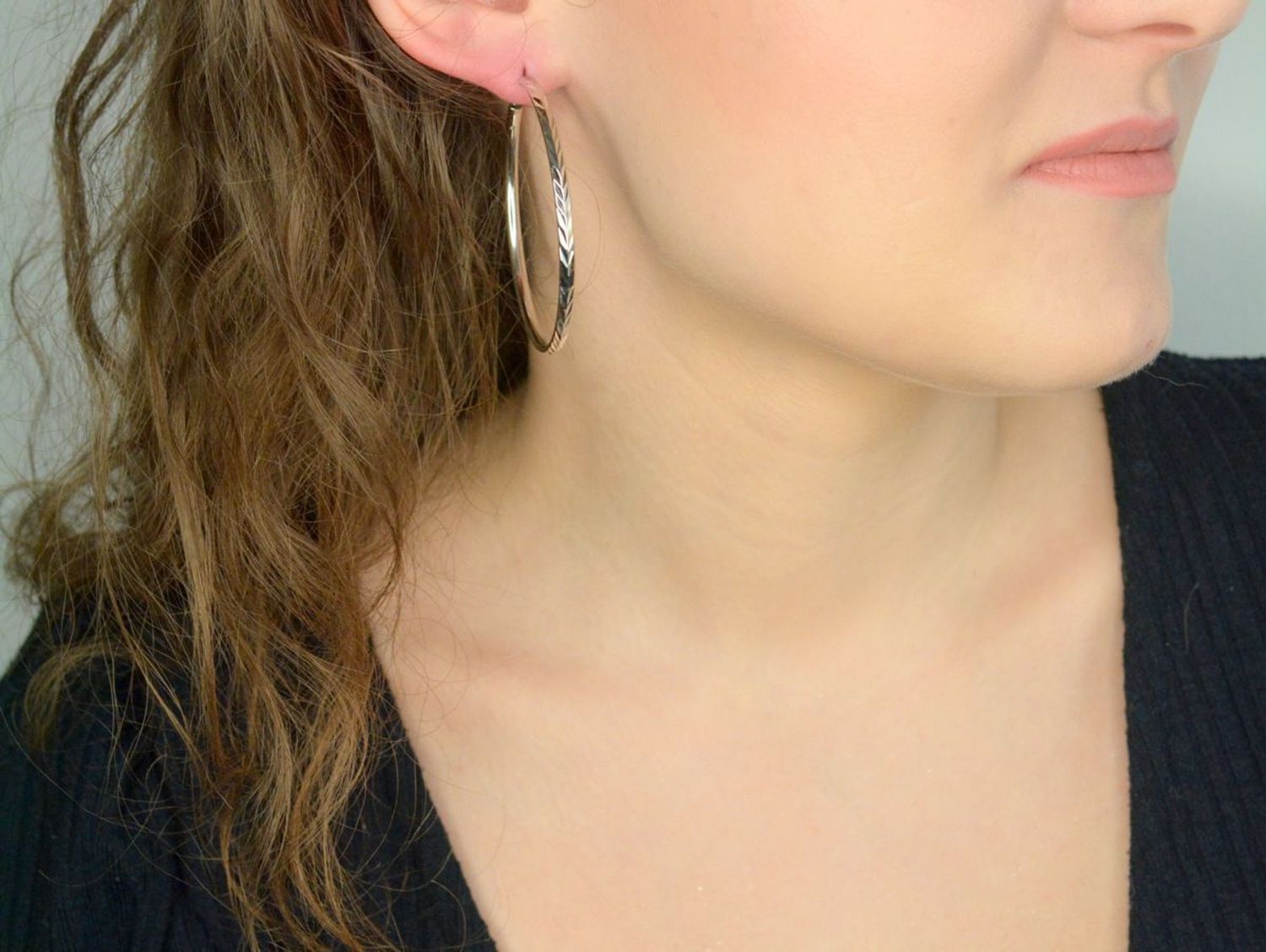 Srebrne kolczyki damskie 925 koła grawerowane 5,5 cm..jpg