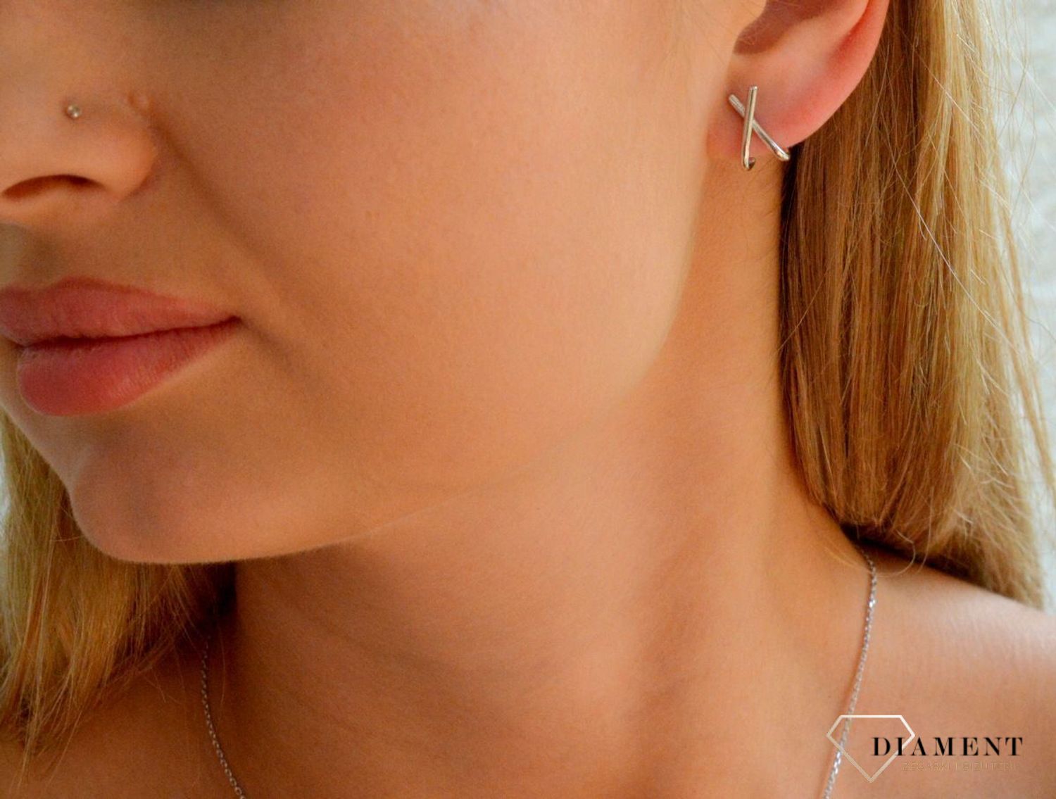 Srebrne kolczyki damskie 925 'Iksy' na sztyft DIA-KLC-11582-925.jpg