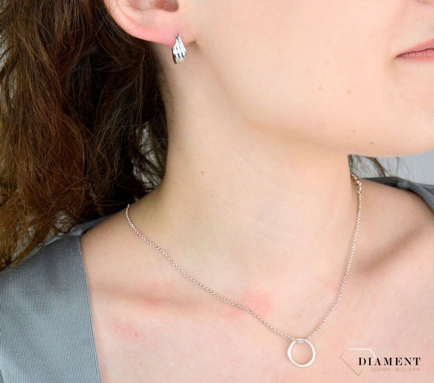 Srebrne kolczyki damskie 925 kółeczka z cyrkoniami DIA-KLC-11591-925. Srebrne kolczyki damskie. Srebrne kółka z cyrkoniami. Kolczyki srebrne kółeczka. Kolczyki srebrne na prezent.1.jpg