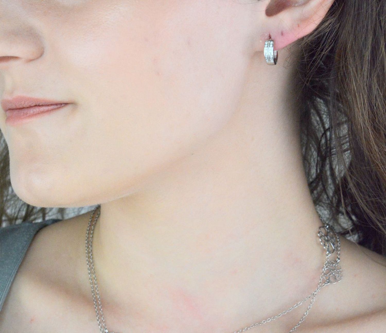 Srebrne kolczyki damskie 925 małe kółka klasyczne z cyrkoniami DIA-KLC-11593-925. Srebrne kolczyki damskie. Kolczyki srebrne kółka. Małe klasyczne kółka srebrne. Kolczyki srebrne z cyrkoniami. 1.jpg