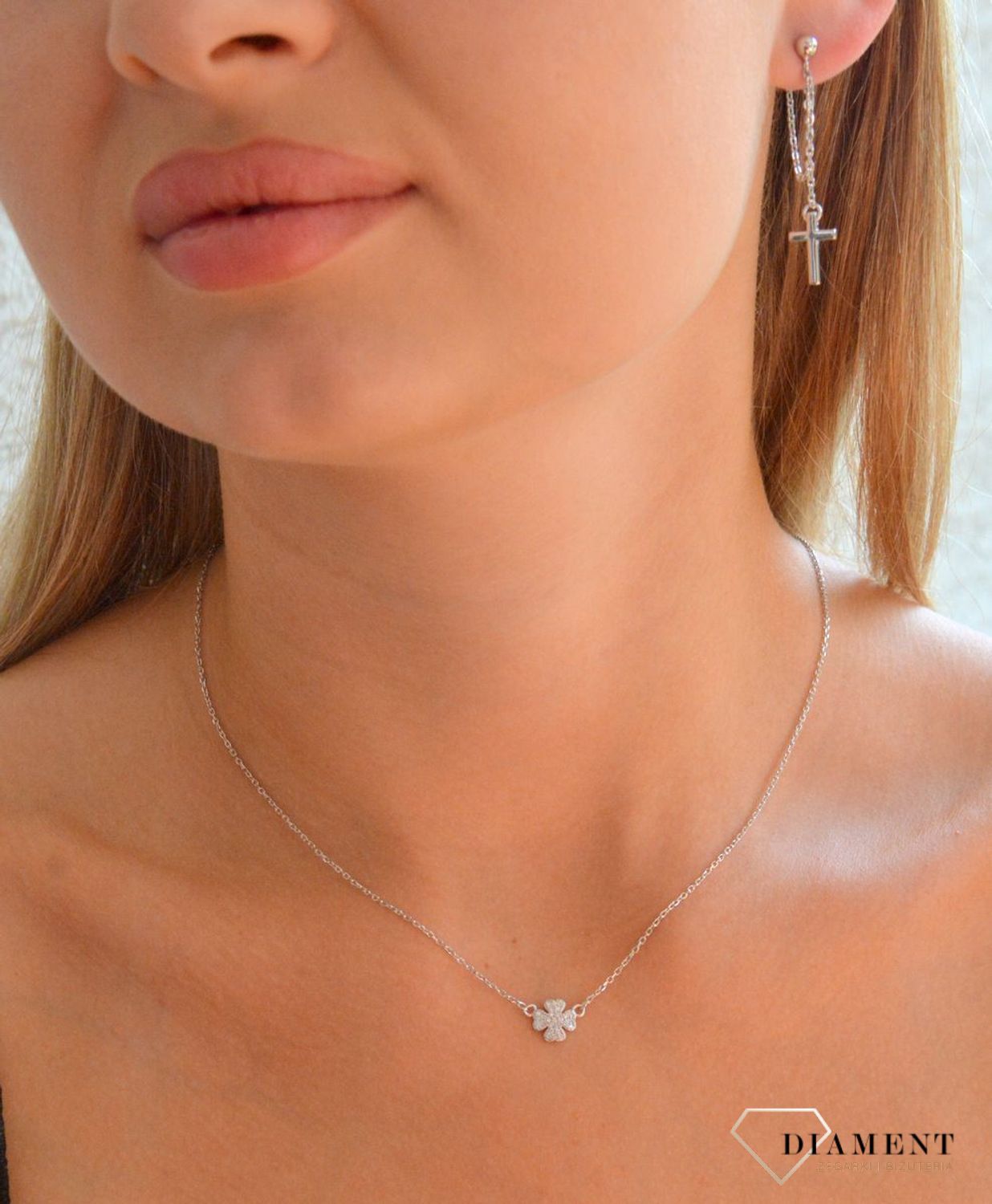 Srebrne kolczyki damskie 925 krzyżyki na łańcuszku DIA-KLC-11596-925.jpg