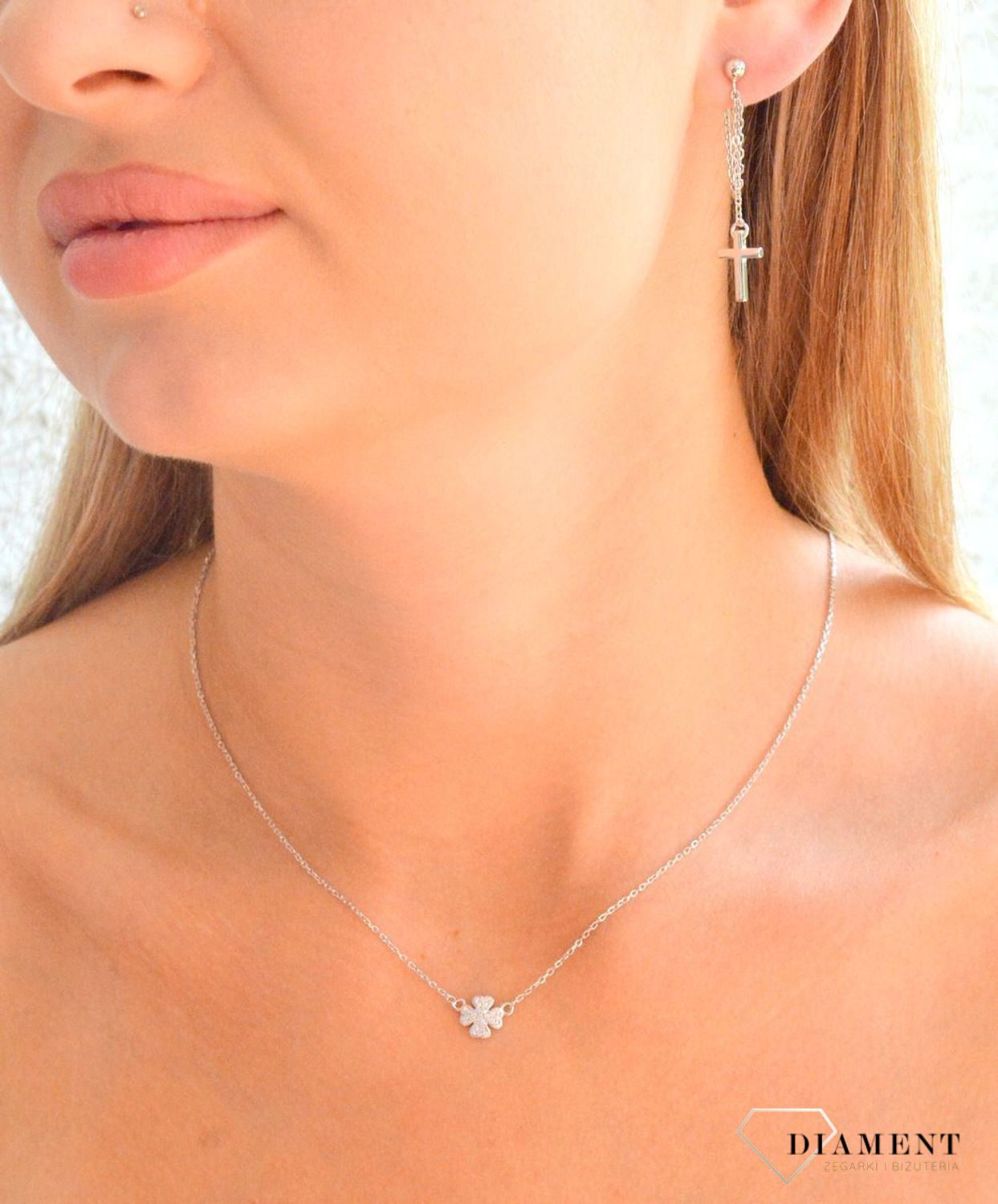 Srebrne kolczyki damskie 925 krzyżyki na łańcuszku DIA-KLC-11596-925.jpg
