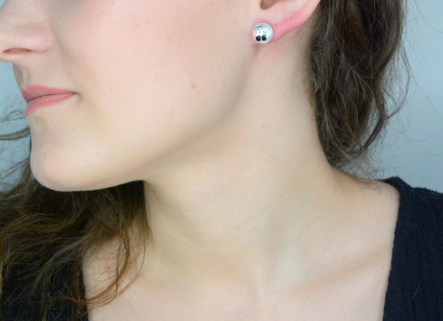 Stalowe kolczyki damskie z perełką 'Tous' na sztyft DIA-KLC-11659-STAL. Stalowe kolczyki damskie. Kolczyki stalowe z perłą. Kolczyki damskie stalowe tous z perełką. Kolczyki damskie na sztyft.1.jpg