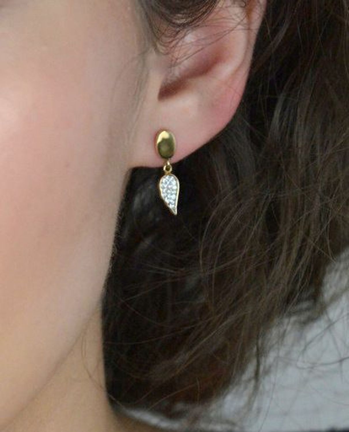 Kolczyki wiszące skrzydła z cyrkoniami próba 585, DIA-KLC-1168-585 Kolczyki wiszące w kształcie skrzydeł, ozdobione błyszczącymi cyrkoniami, 1.jpg