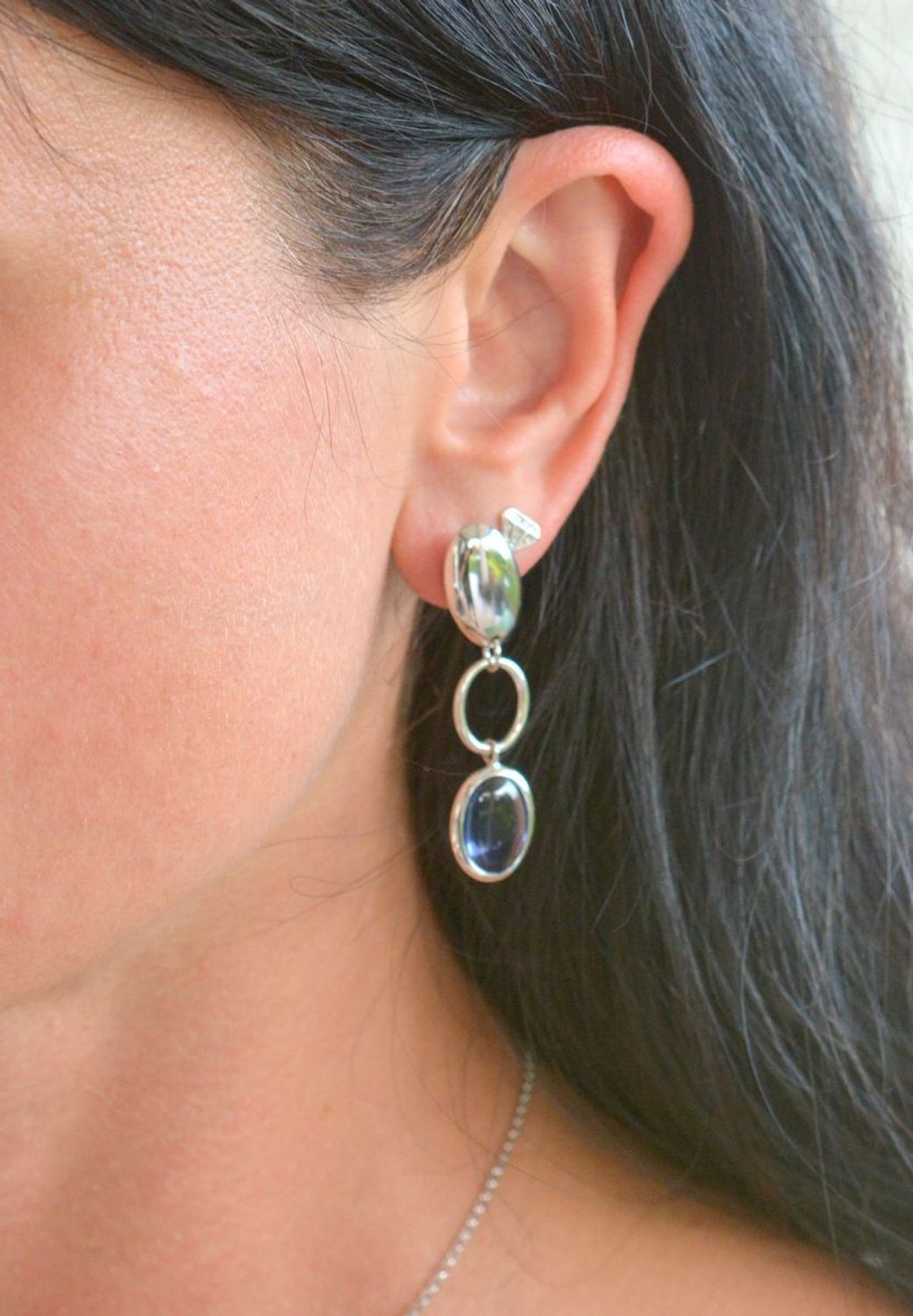 Srebrne kolczyki damskie wiszące owale z fioletową cyrkonią DIA-KLC-11699-925.jpg