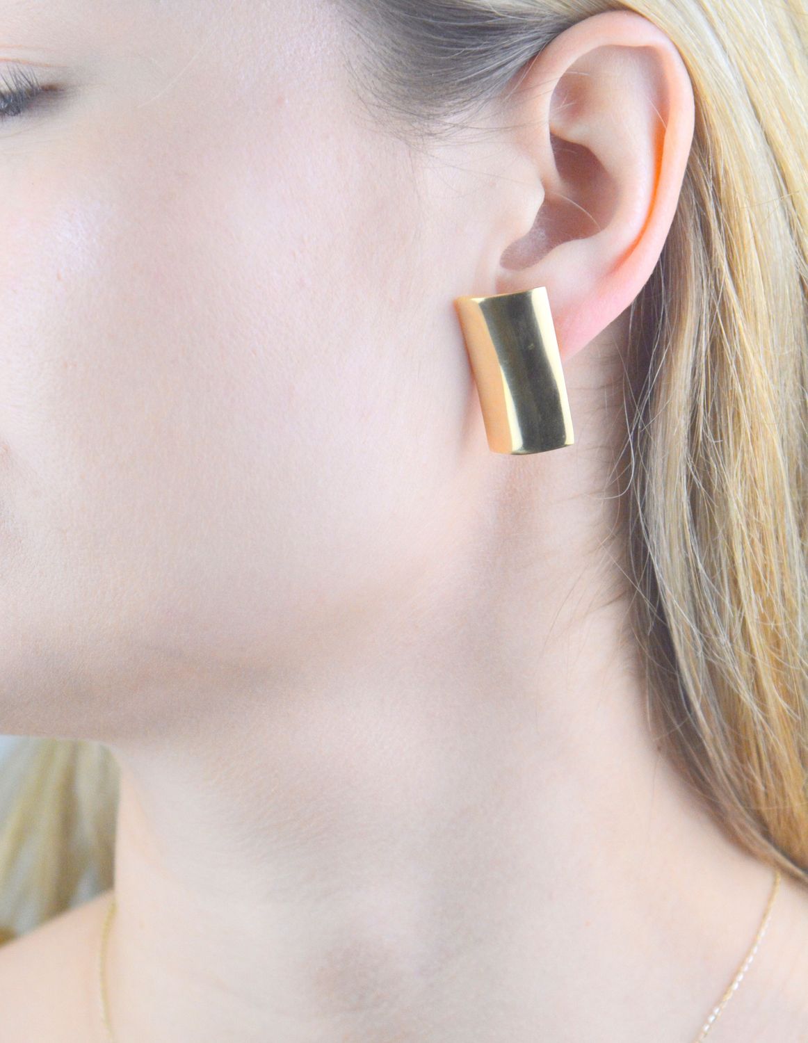 Srebrne kolczyki damskie 925 gładkie podłużne pokryte złotem DIA-KLC-11702-925.  Srebrne kolczyki damskie. Srebrne duże kolczyki na sztyft. Grawerowane kolczyki srebrne. Kolczyki srebrne na prezent..jpg