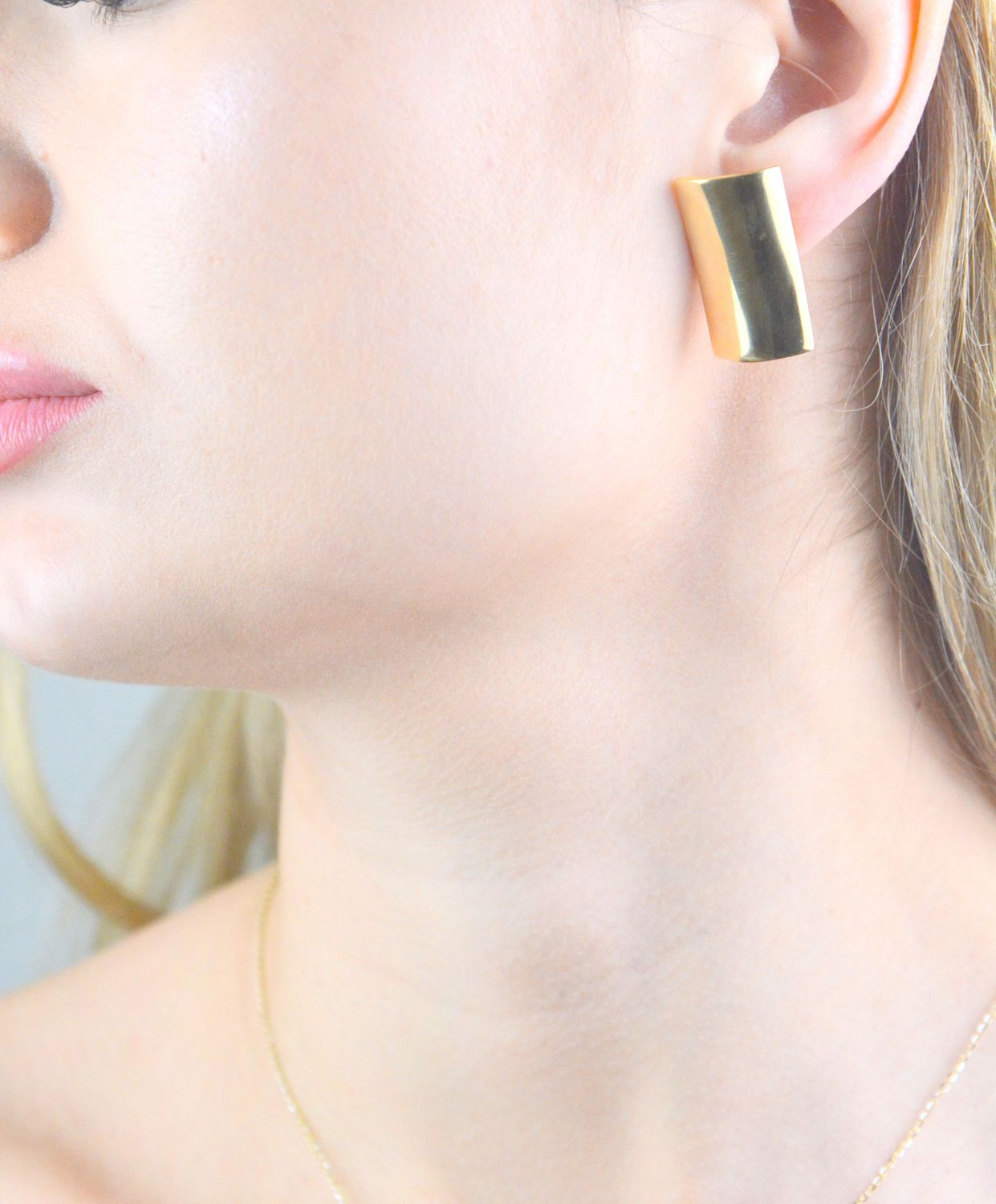 Srebrne kolczyki damskie 925 gładkie podłużne pokryte złotem DIA-KLC-11702-925.  Srebrne kolczyki damskie. Srebrne duże kolczyki na sztyft. Grawerowane kolczyki srebrne. Kolczyki srebrne na prezent..jpg