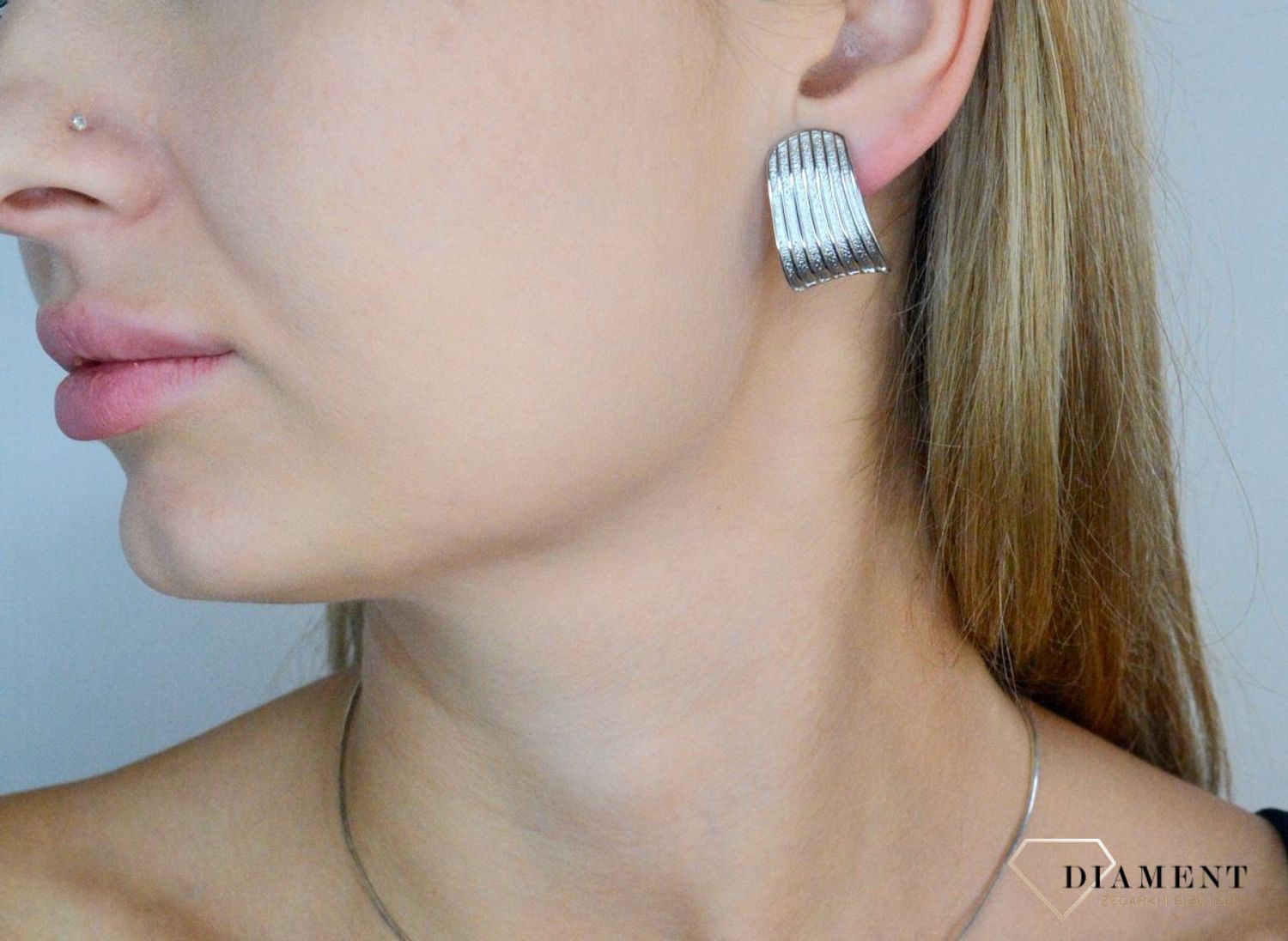 Srebrne kolczyki damskie 925 podłużne grawerowane DIA-KLC-11707-925 (1).jpg