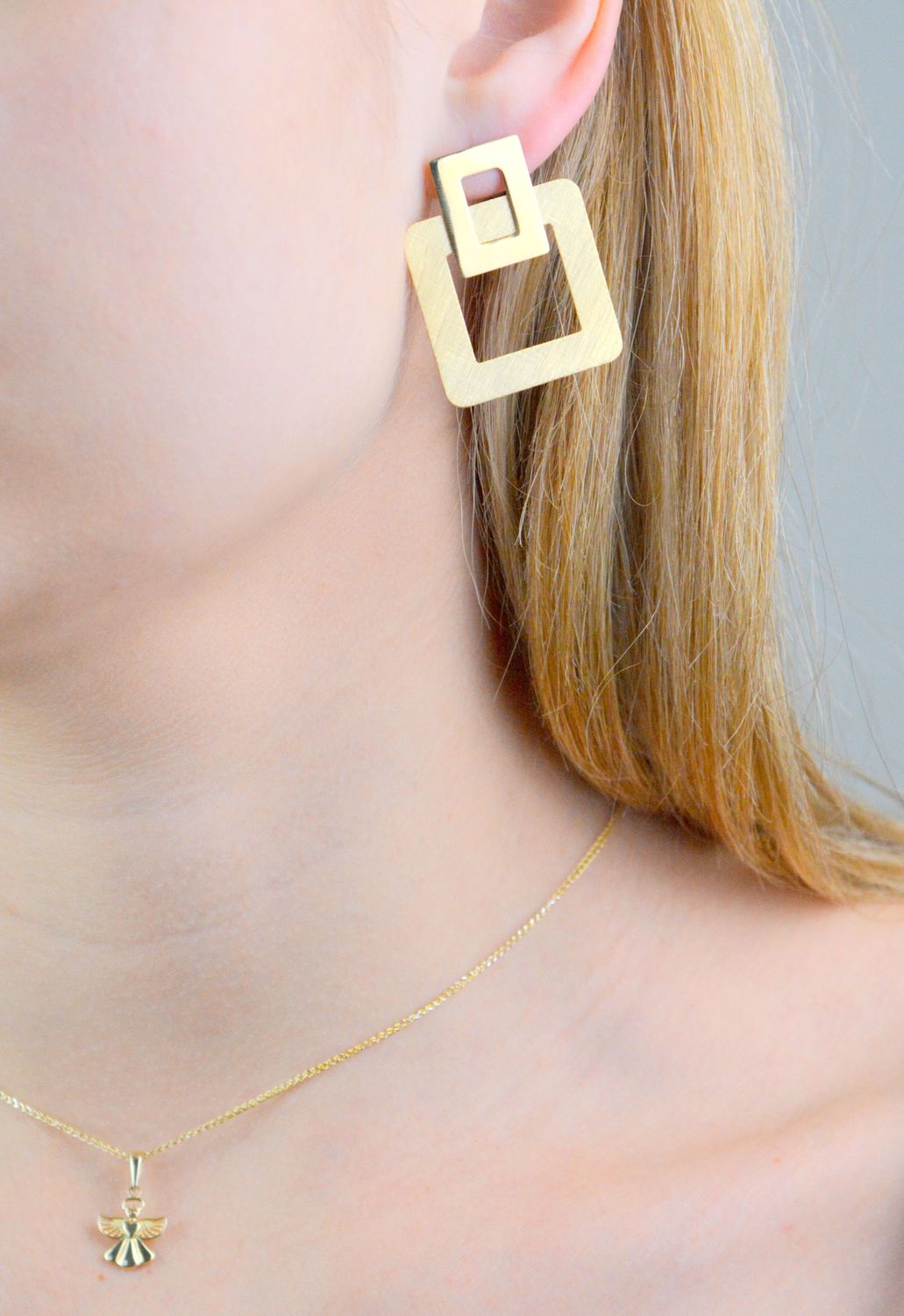 Srebrne kolczyki damskie 925 pozłacane kwadraty mat i połysk DIA-KLC-11710Z-925. Srebrne kolczyki damskie. Srebrne kolczyki pokryte złotem. Kolczyki srebrne o modnym wzorze. Szerokie srebrne kolczyki damskie..jpg