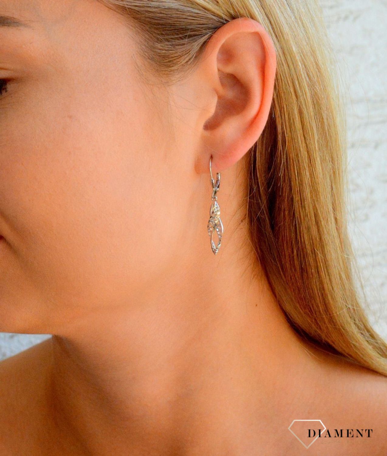 Srebrne kolczyki damskie 925 wiszące ażurowe z grawerowaniem DIA-KLC-11817-925.jpg