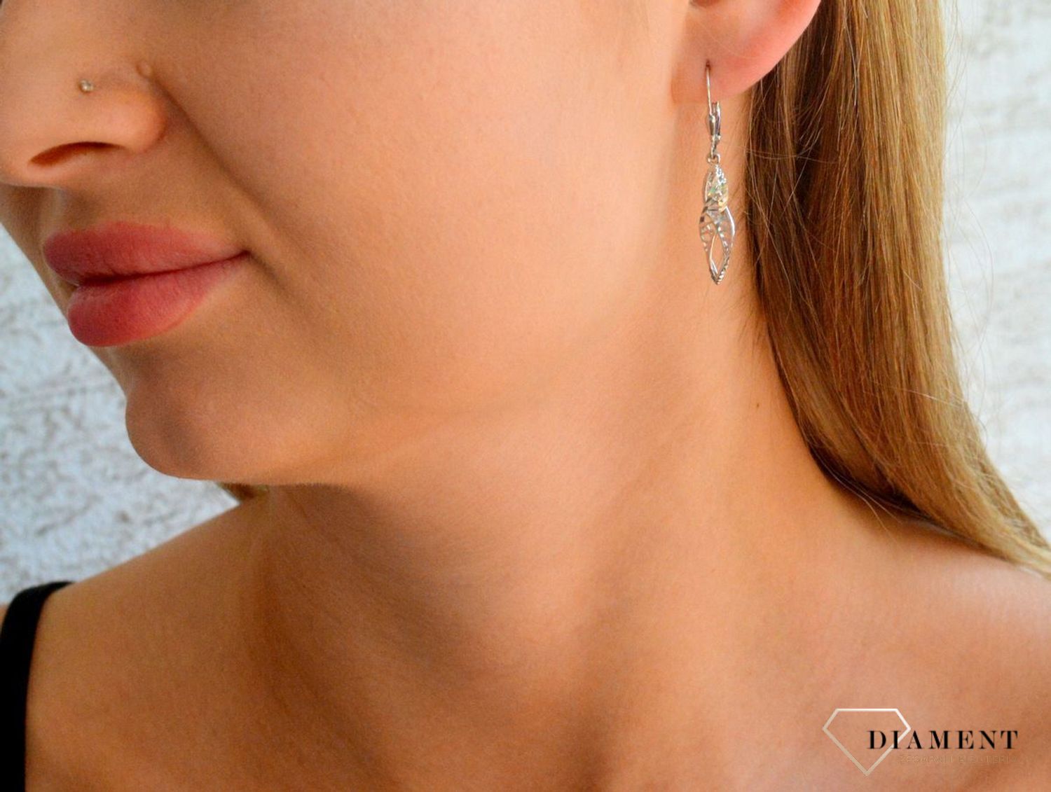 Srebrne kolczyki damskie 925 wiszące ażurowe z grawerowaniem DIA-KLC-11817-925.jpg