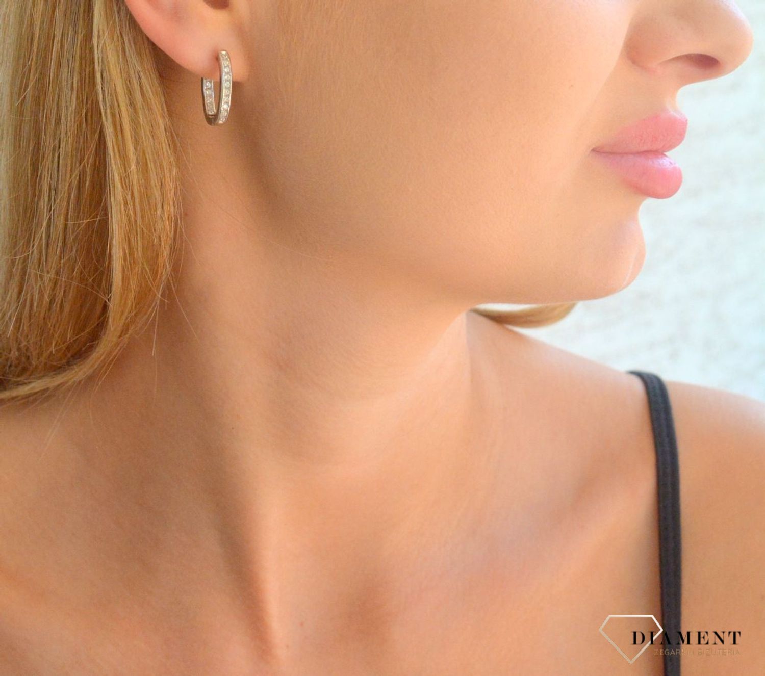 Srebrne kolczyki damskie 925 owalne z cyrkoniami na zapięcie angielskie DIA-KLC-11821-925.jpg