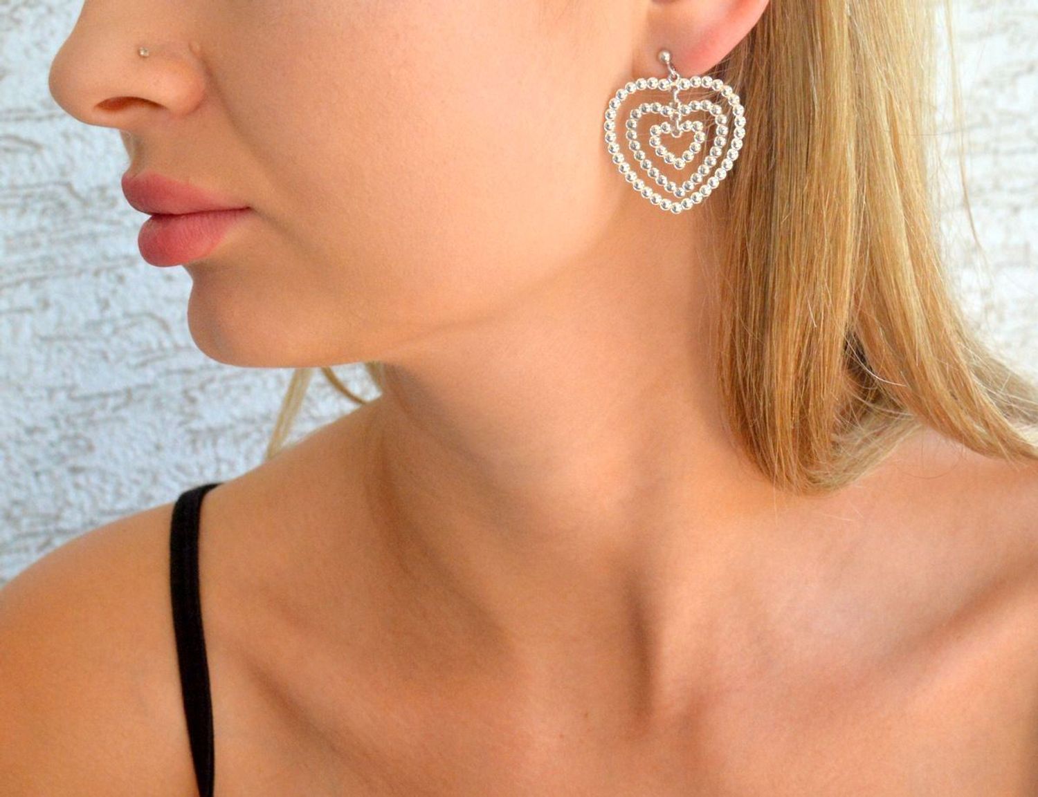 Srebrne kolczyki damskie 925 wiszące potrójne serca z kuleczek DIA-KLC-11824-925.jpg