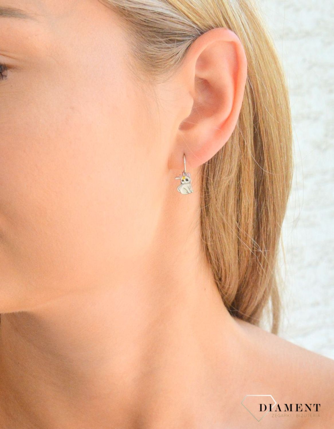 Kolczyki srebrne kotka Artemis z Sailor Moon Czarodziejka z Księżyca angielskie zapięcie.jpg