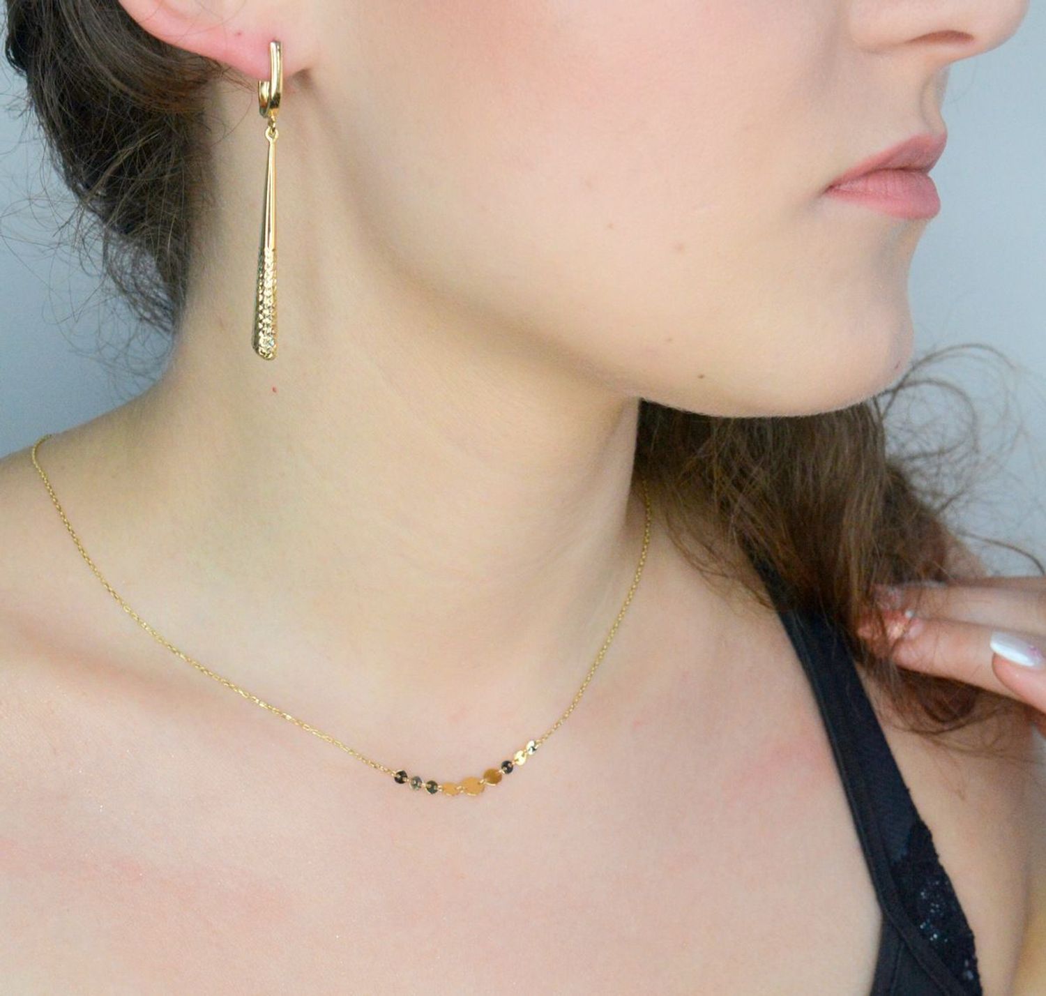 Kolczyki wiszące sopelki grawerowane próba 585, DIA-KLC-11941-585, Stylowe kolczyki wykonane ze złota próby 585. Kolczyki mają kształt wiszących sopli, ozdobionych grawerem, świetnie pasują 1.jpg